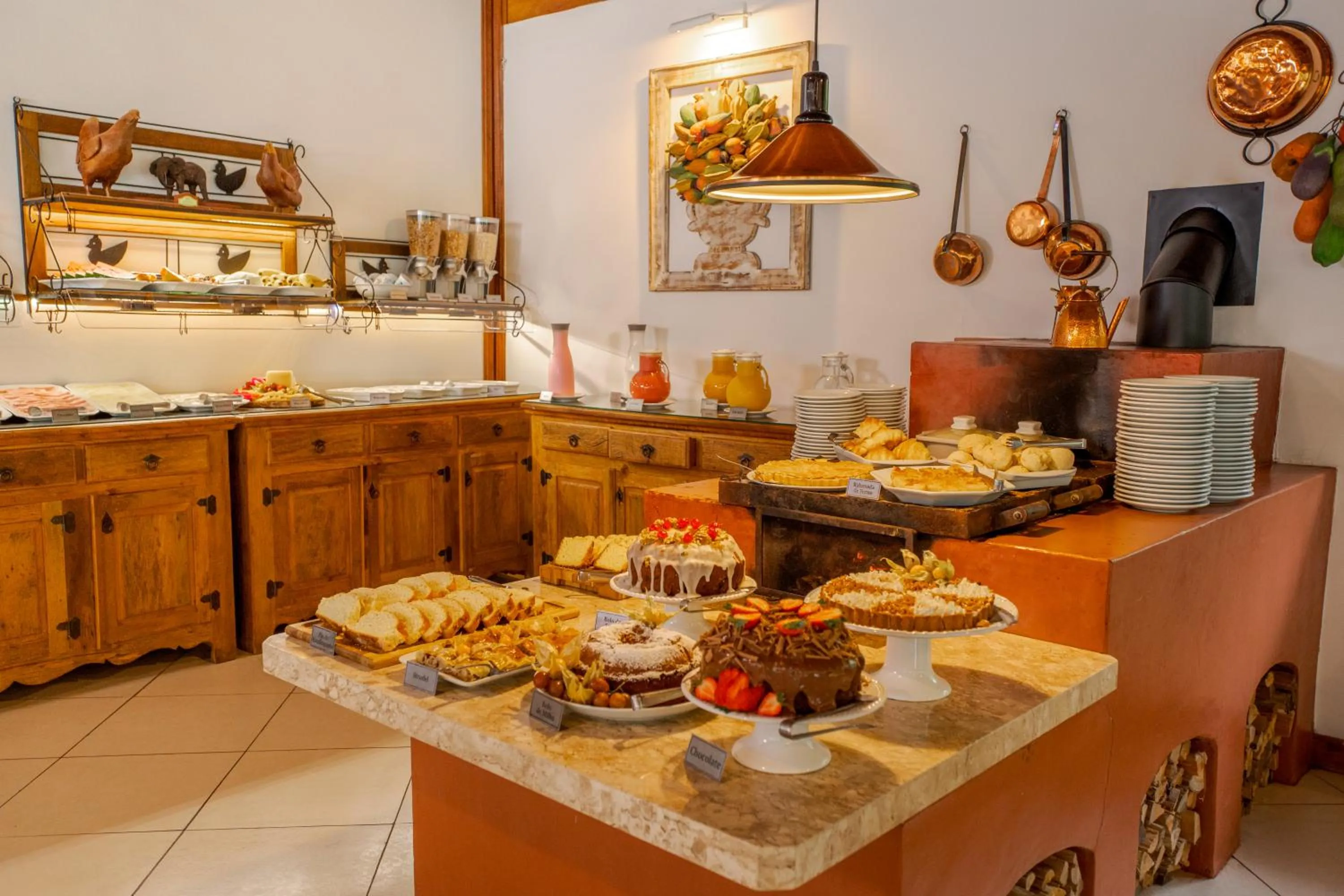 Food and drinks in Pousada Campos dos Holandeses - Campos do Jordao