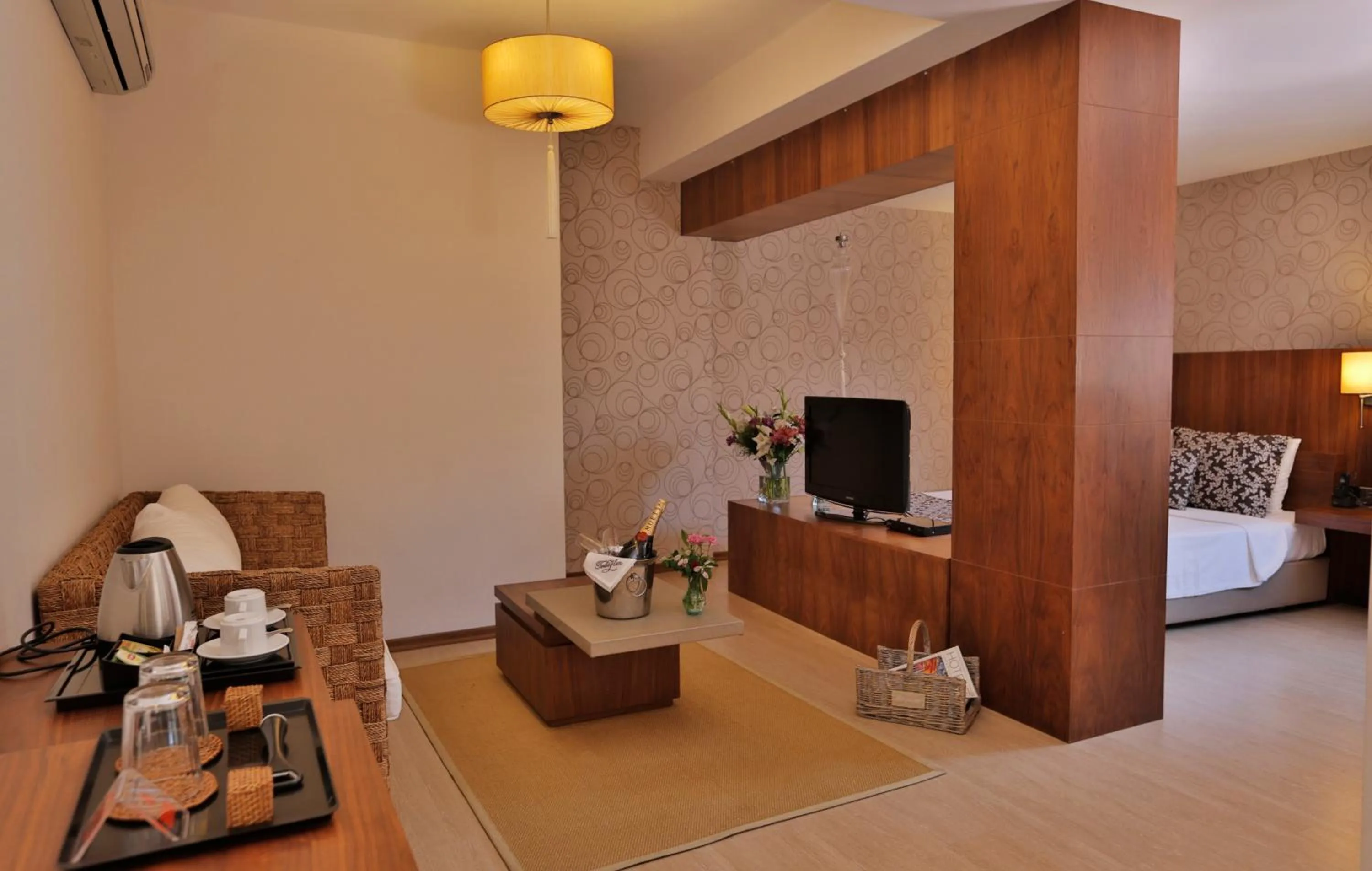 Coffee/tea facilities in Torbahan Hotel