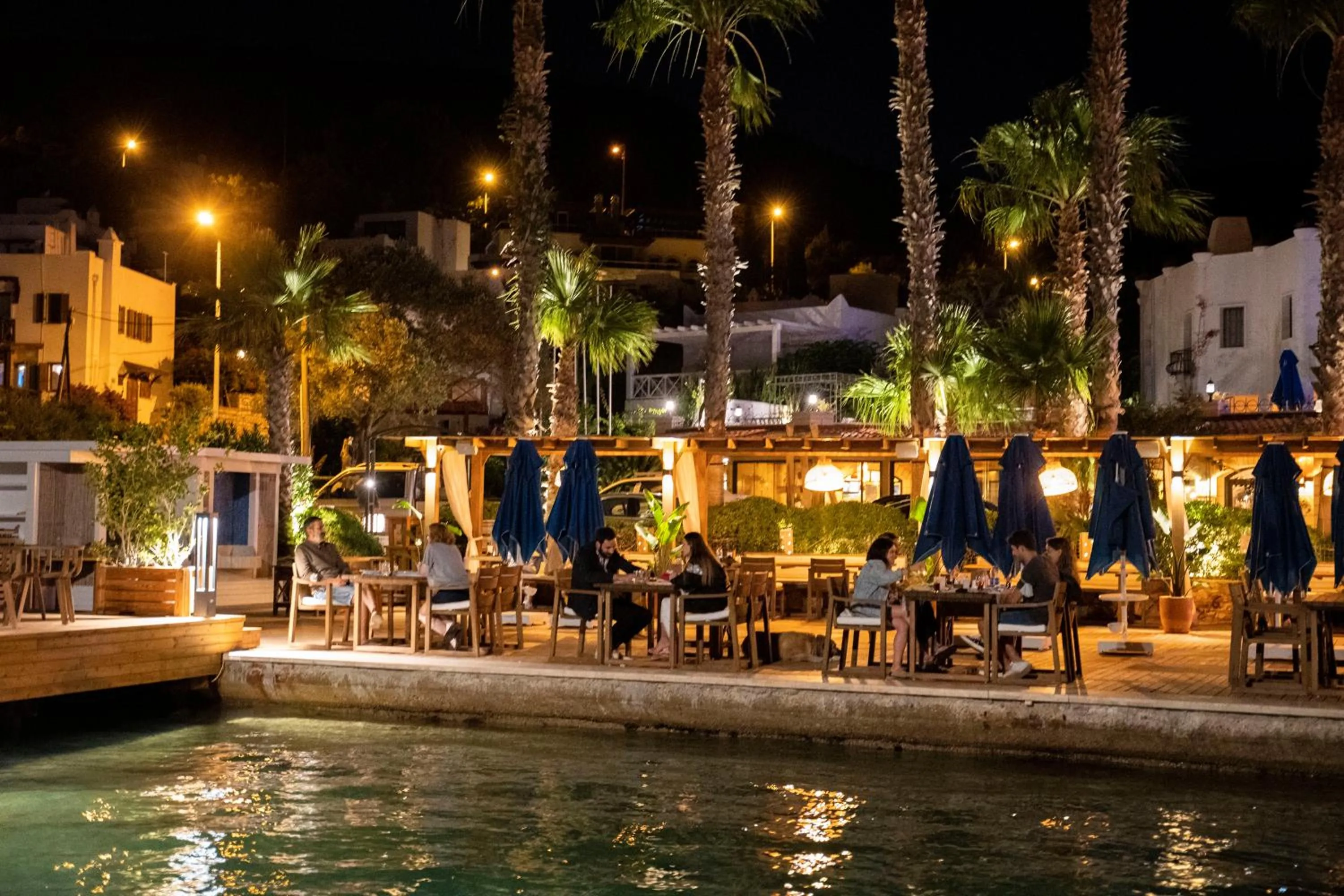 Restaurant/places to eat in Torbahan Hotel