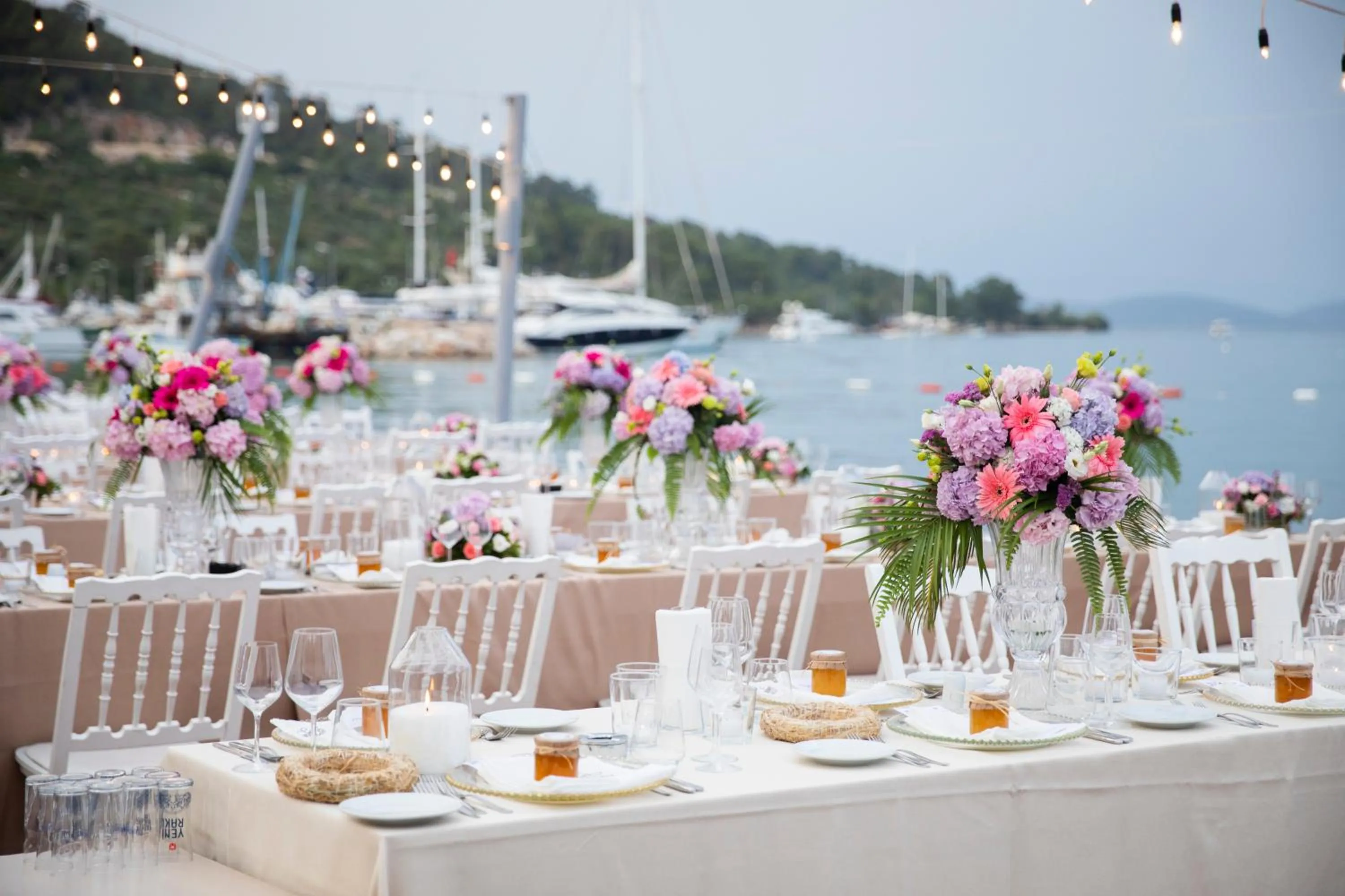 Restaurant/places to eat in Torbahan Hotel