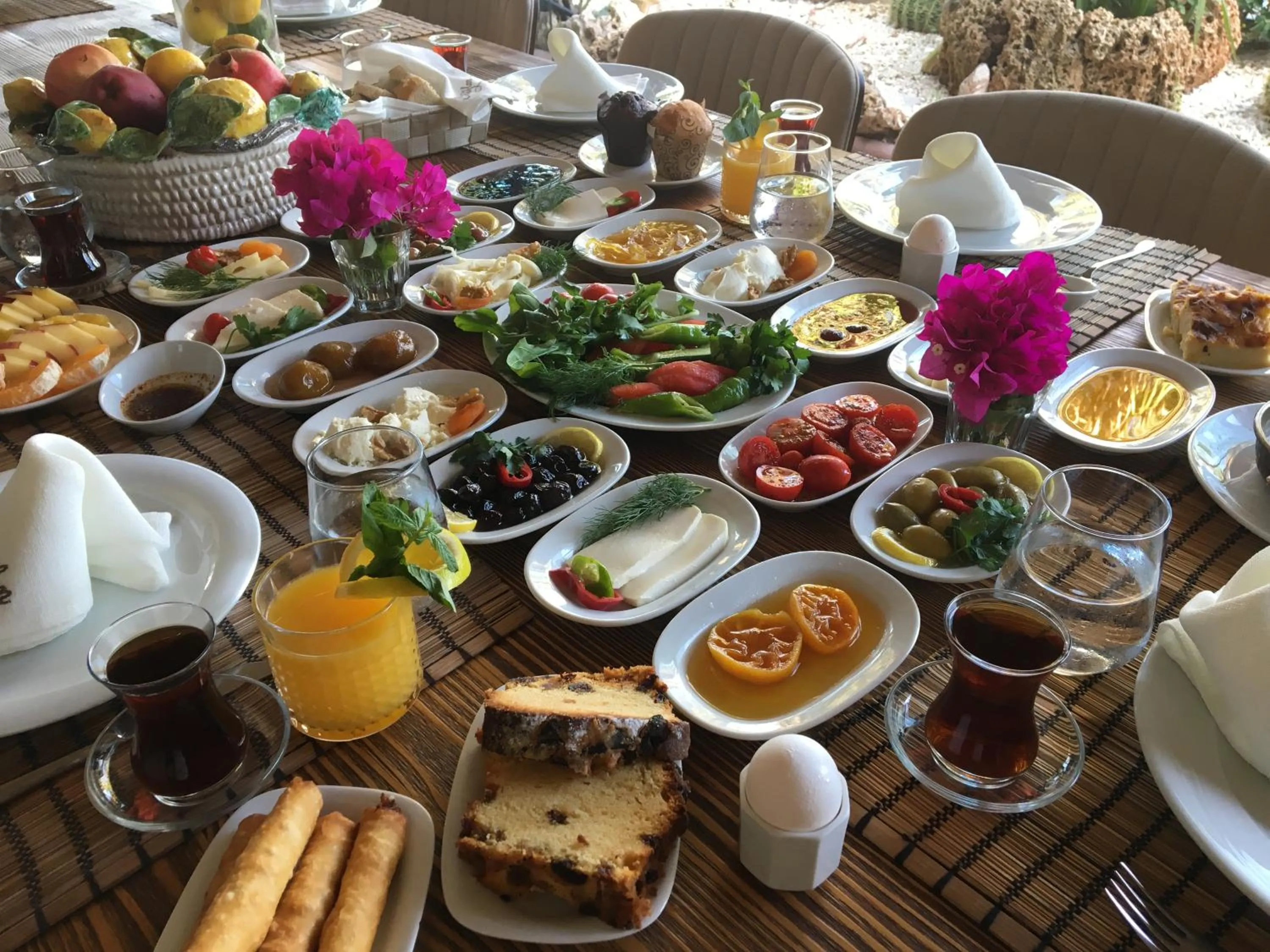 Restaurant/places to eat in Torbahan Hotel