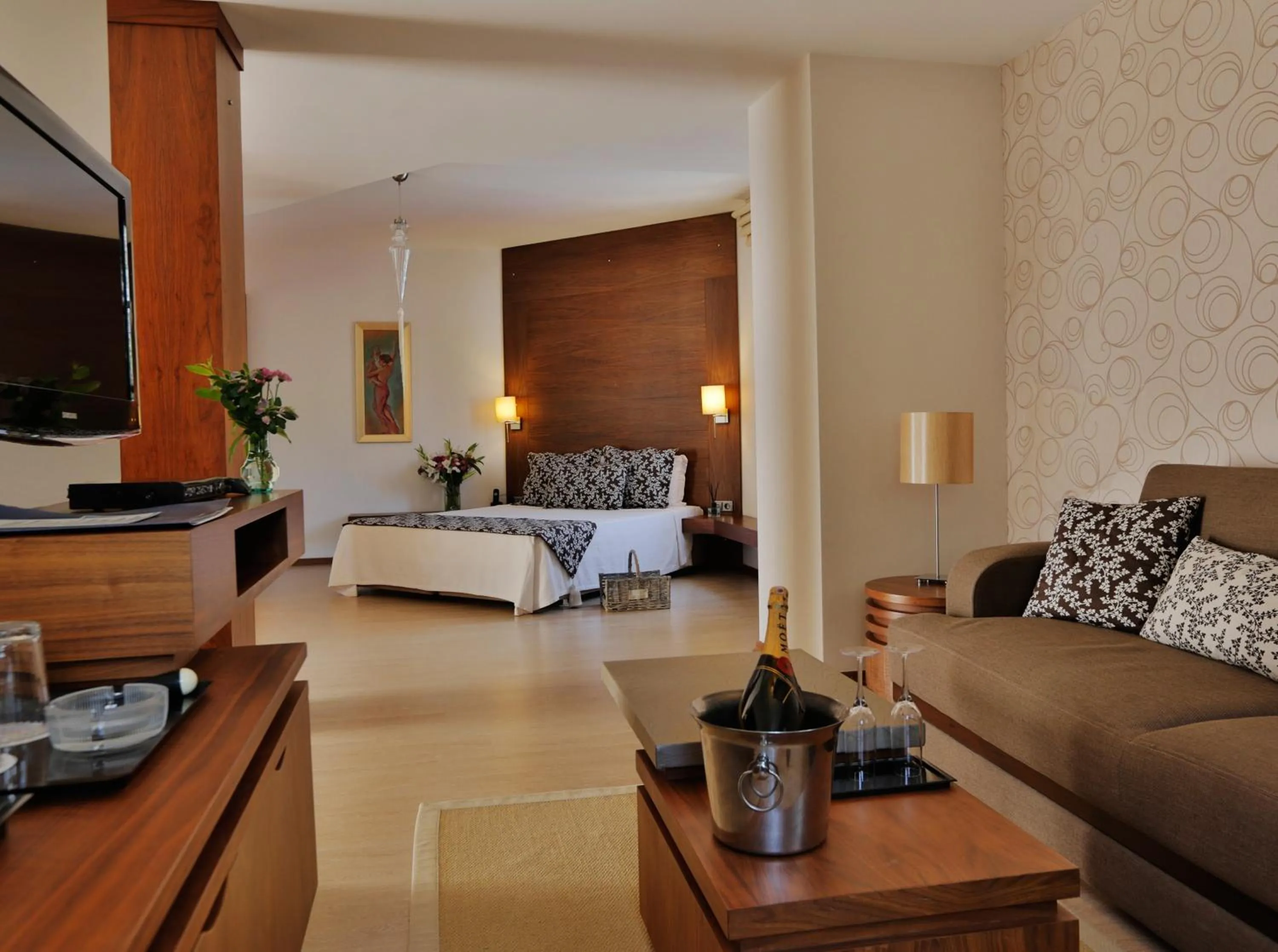 Photo of the whole room in Torbahan Hotel