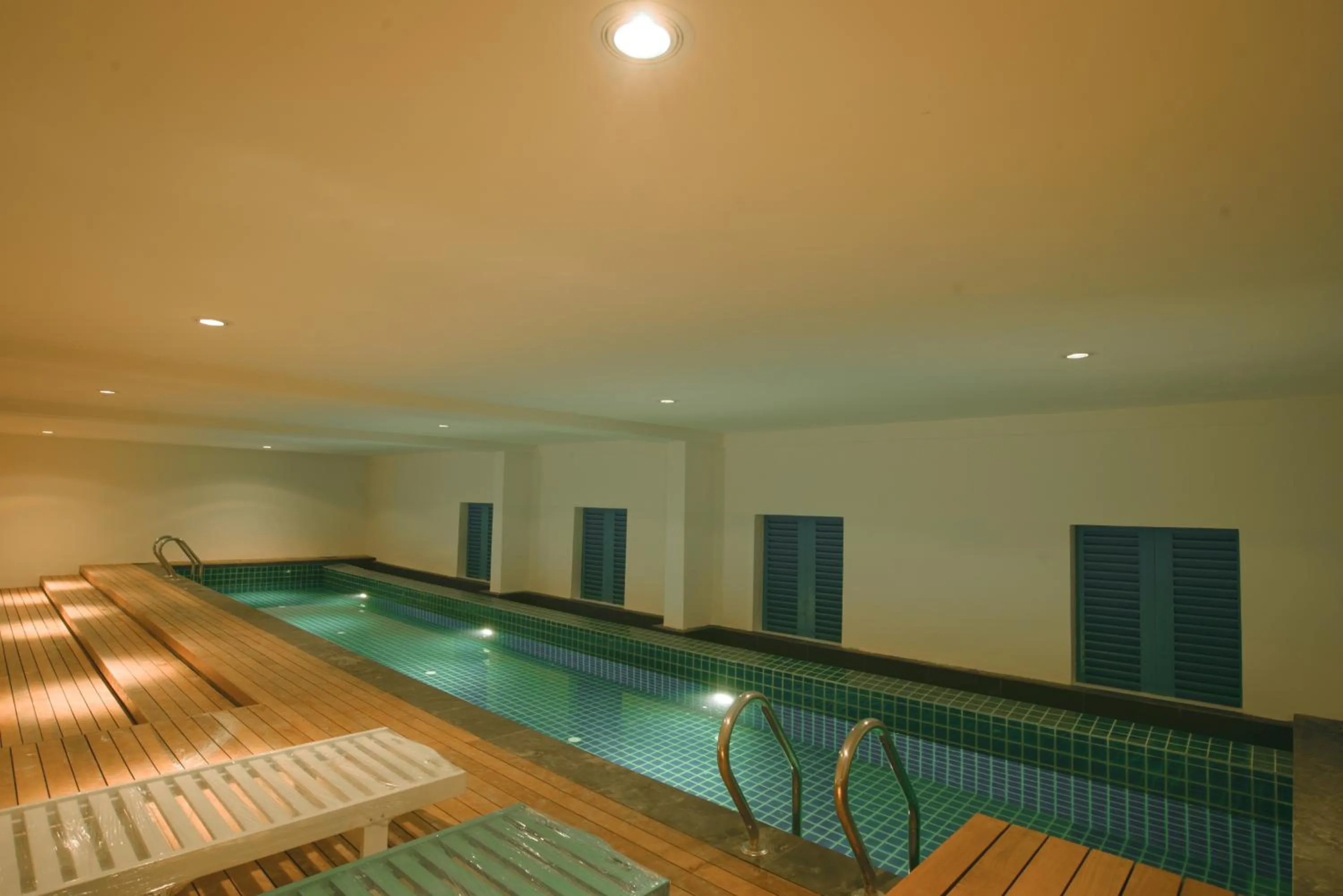 Swimming pool in Riviera Suites Melaka