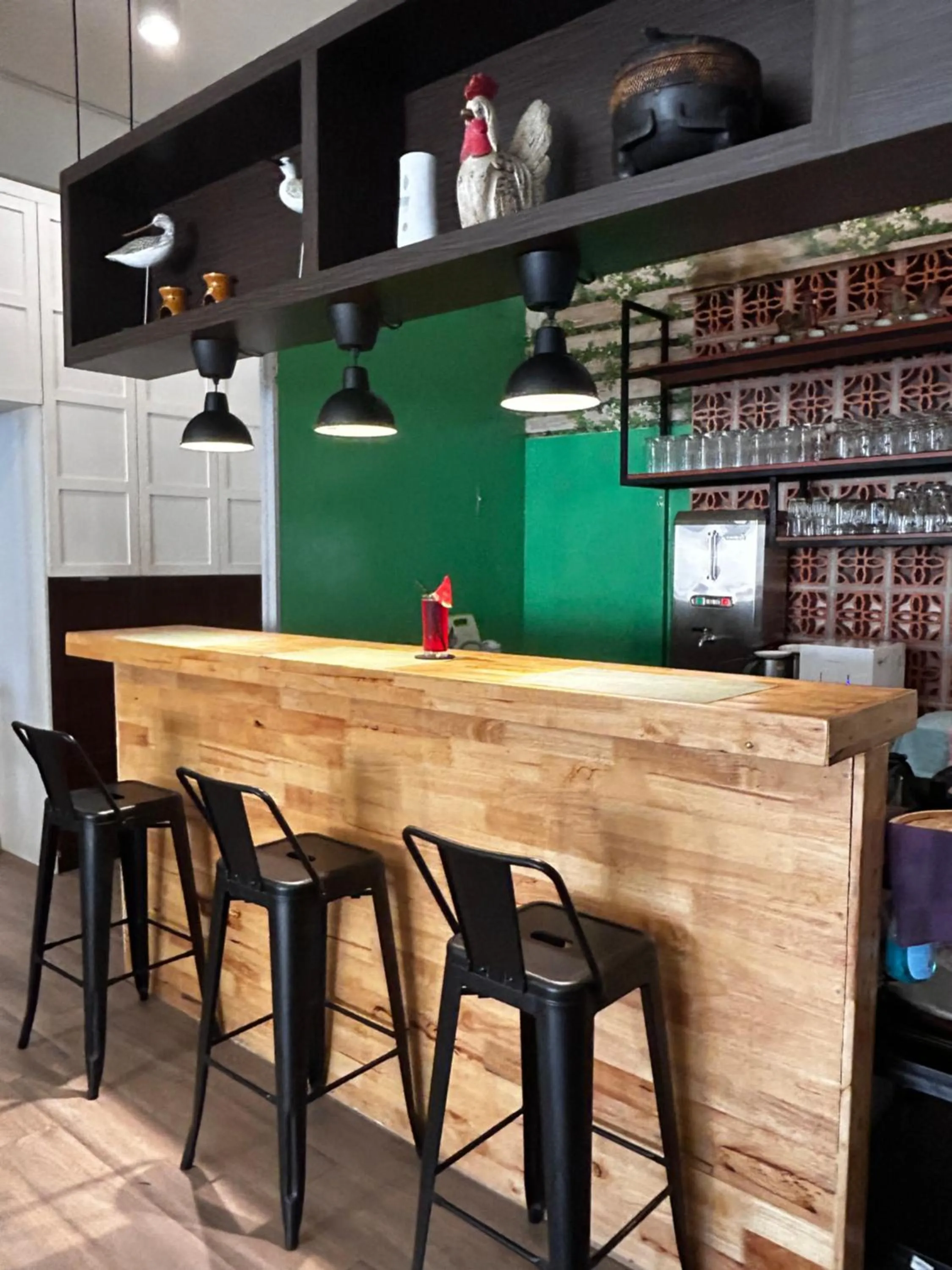 Restaurant/places to eat in Riviera Suites Melaka