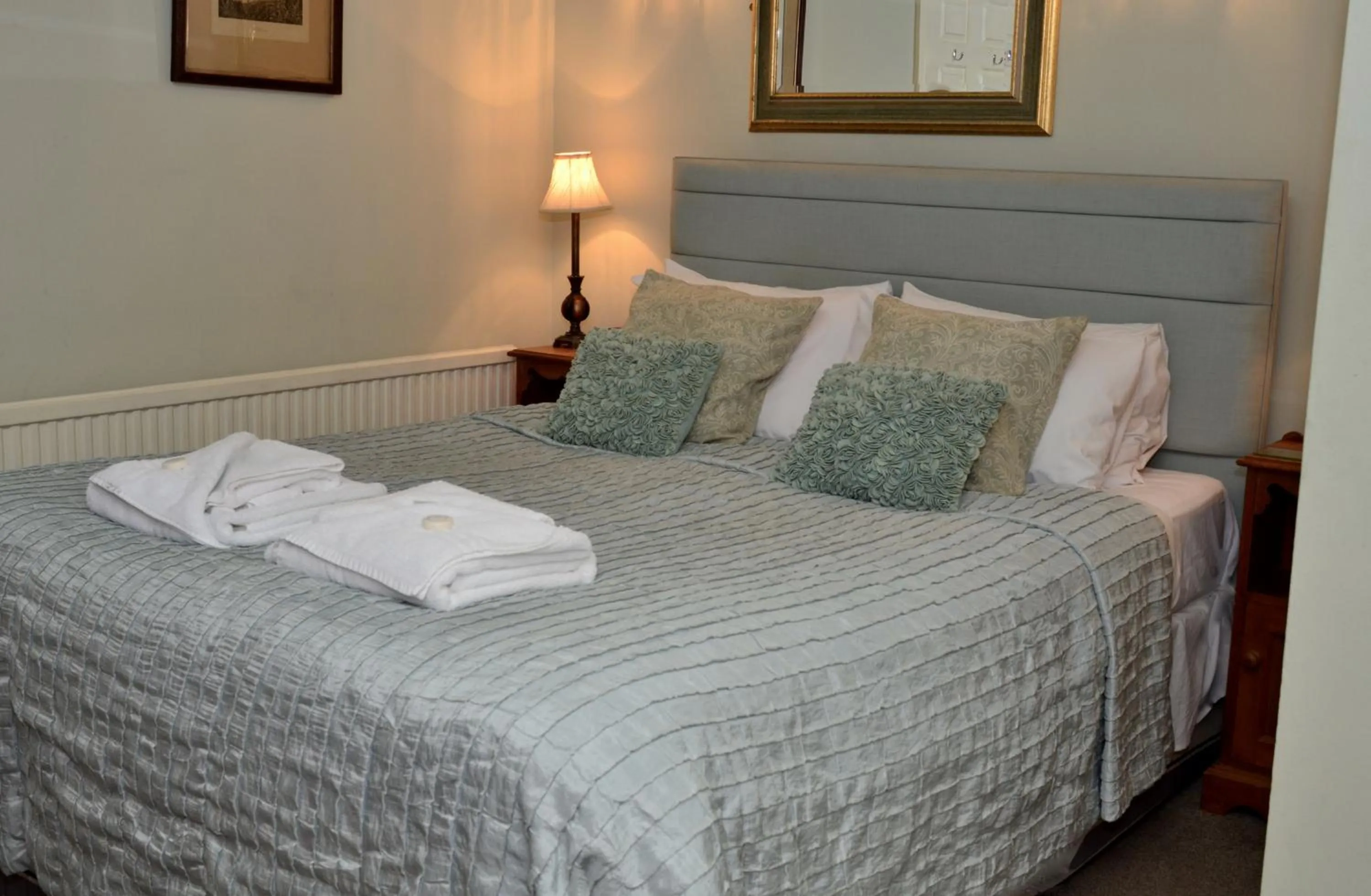 Bed in White Horse & Griffin