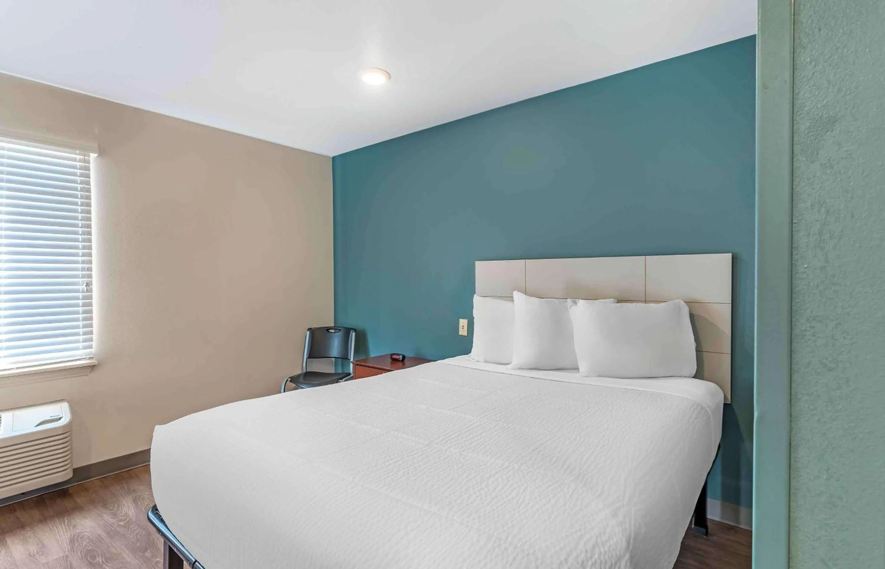 Bedroom, Bed in Extended Stay America Select Suites - Little Rock - Southwest