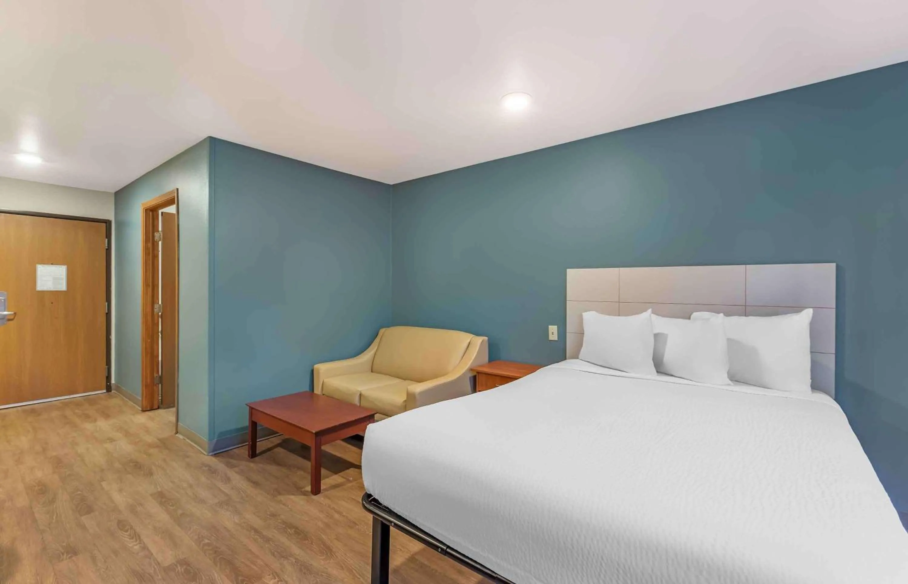 Bedroom, Bed in Extended Stay America Select Suites - Little Rock - Southwest
