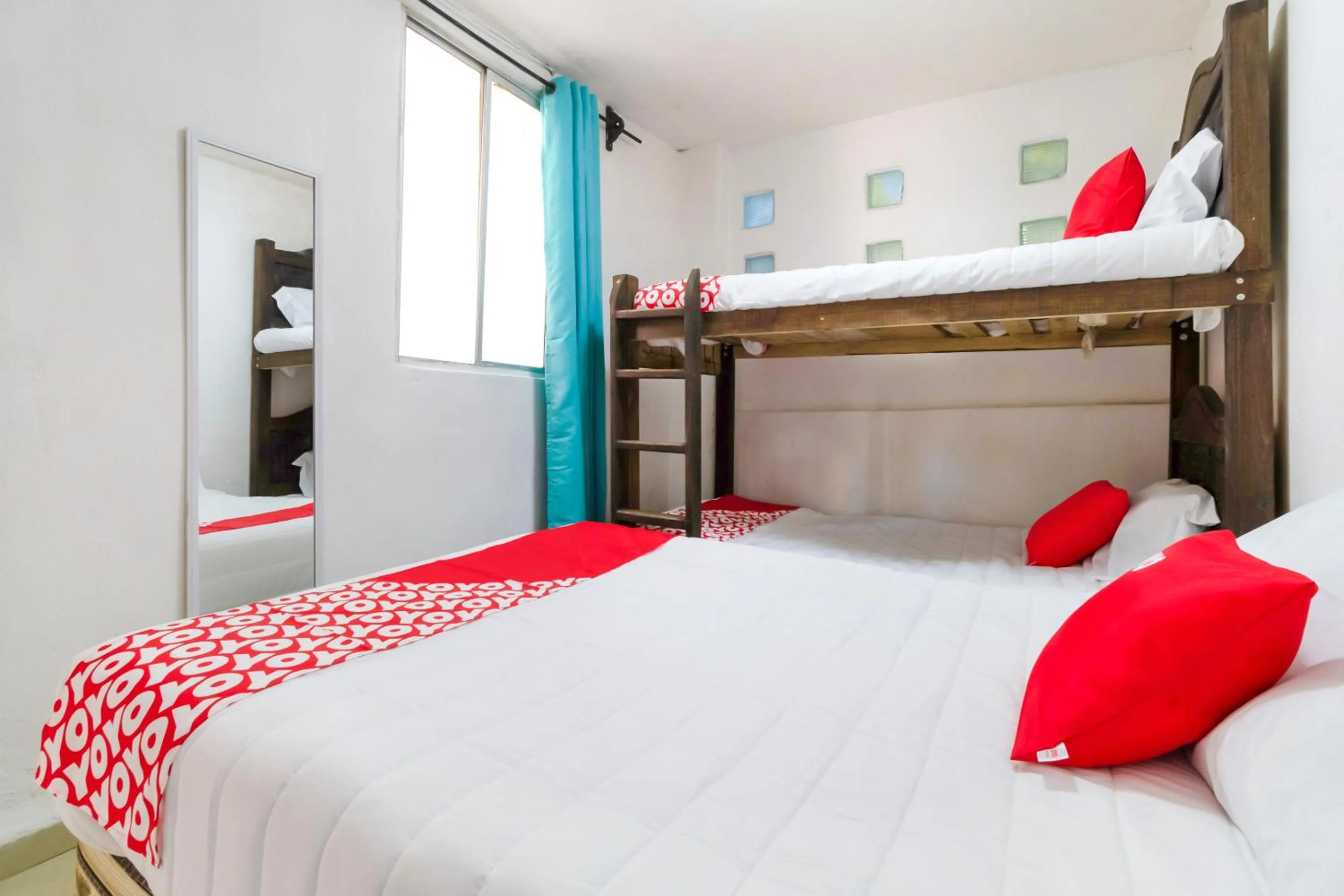 Photo of the whole room, Bed in OYO Hotel Punta Guadalupe, San Cristóbal de las Casas