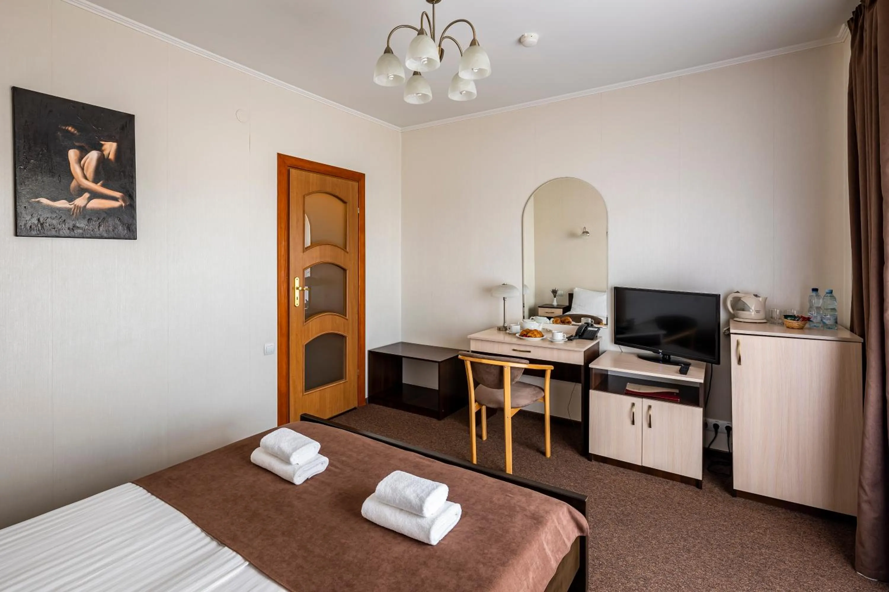 Photo of the whole room, Bed in Hotel Galaktika