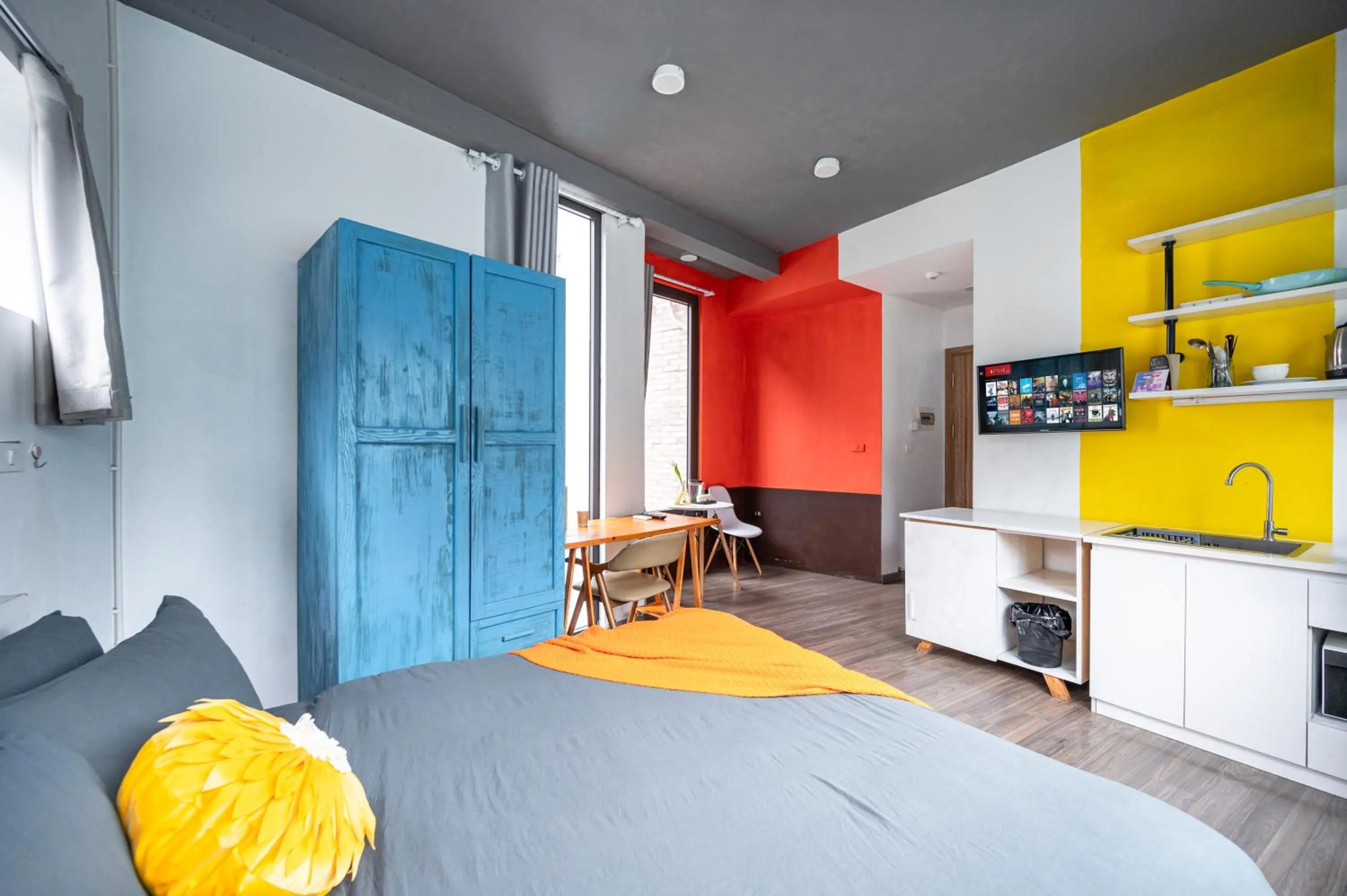 Photo of the whole room, Bed in SaziHome Le Thanh Tong Hanoi