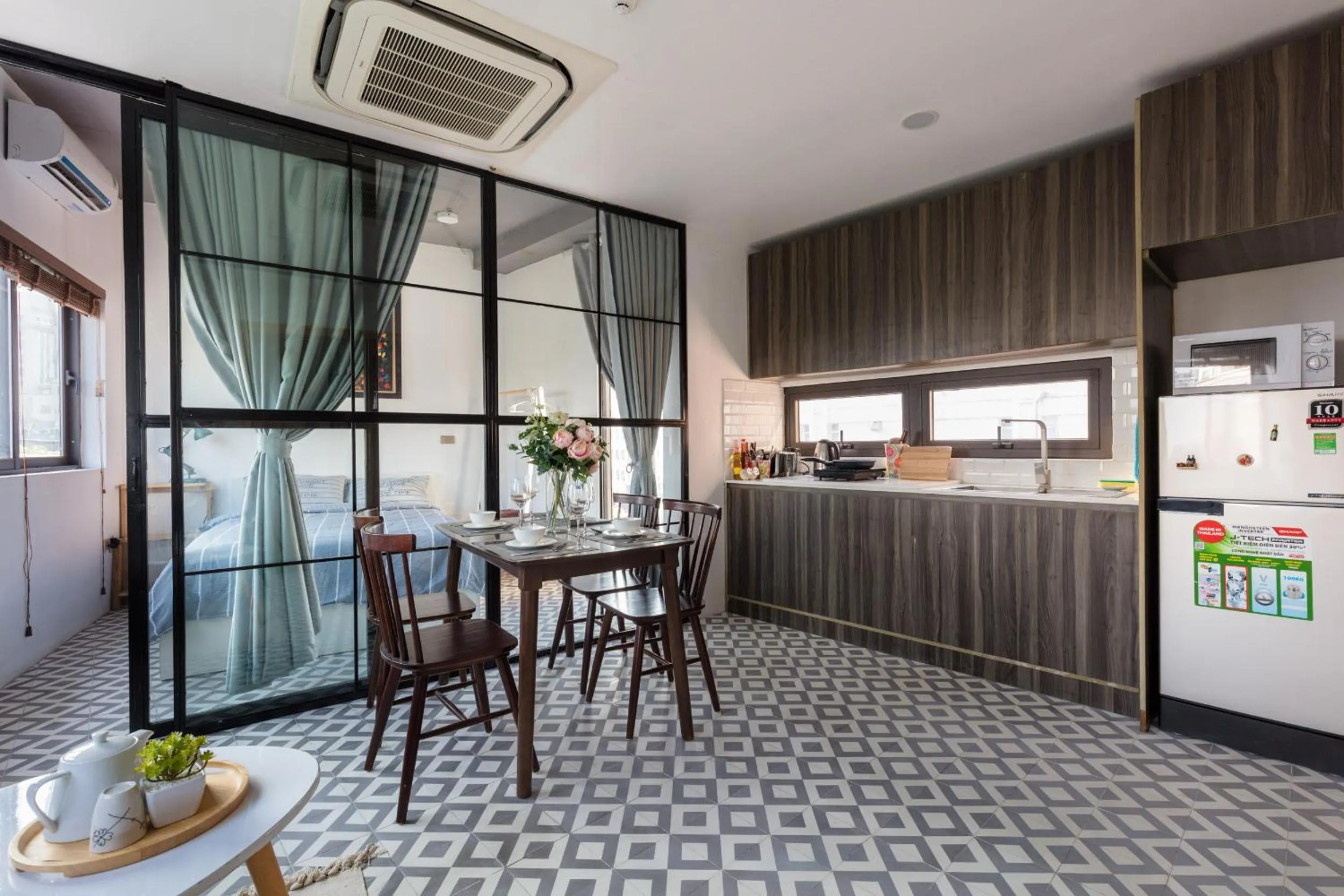 Kitchen or kitchenette in SaziHome Le Thanh Tong Hanoi