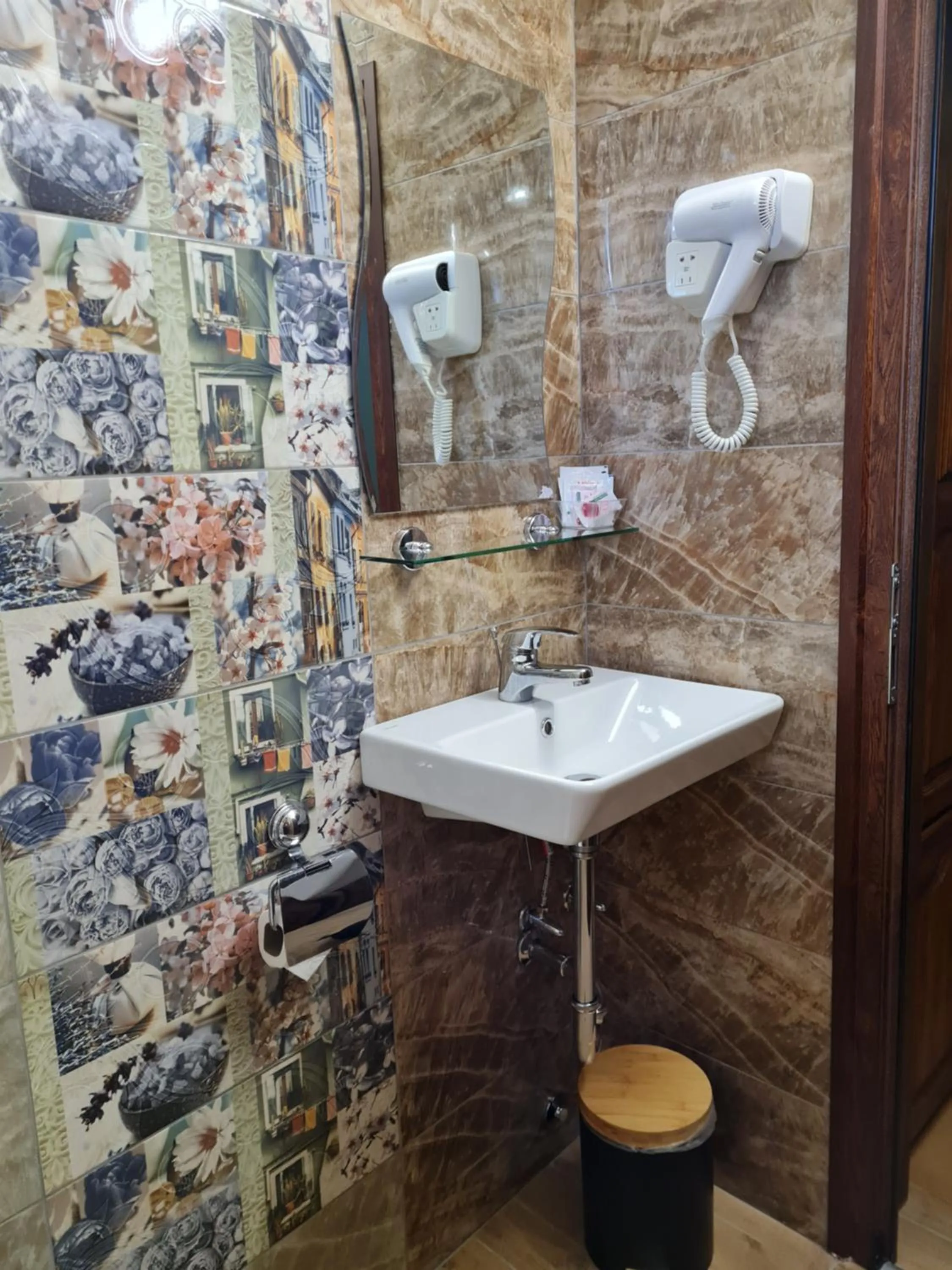 Chuchura Family Hotel