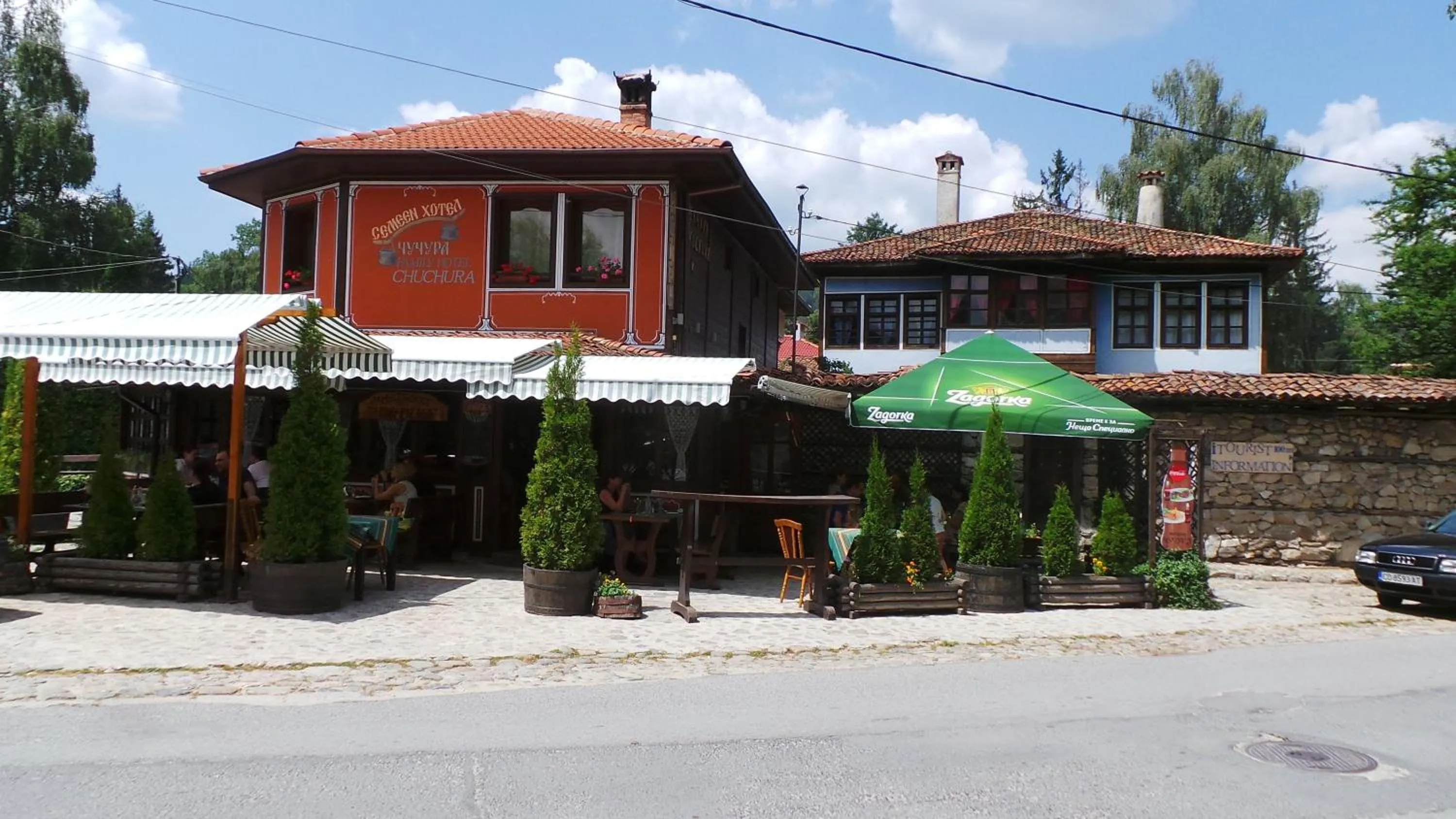 Facade/entrance in Chuchura Family Hotel