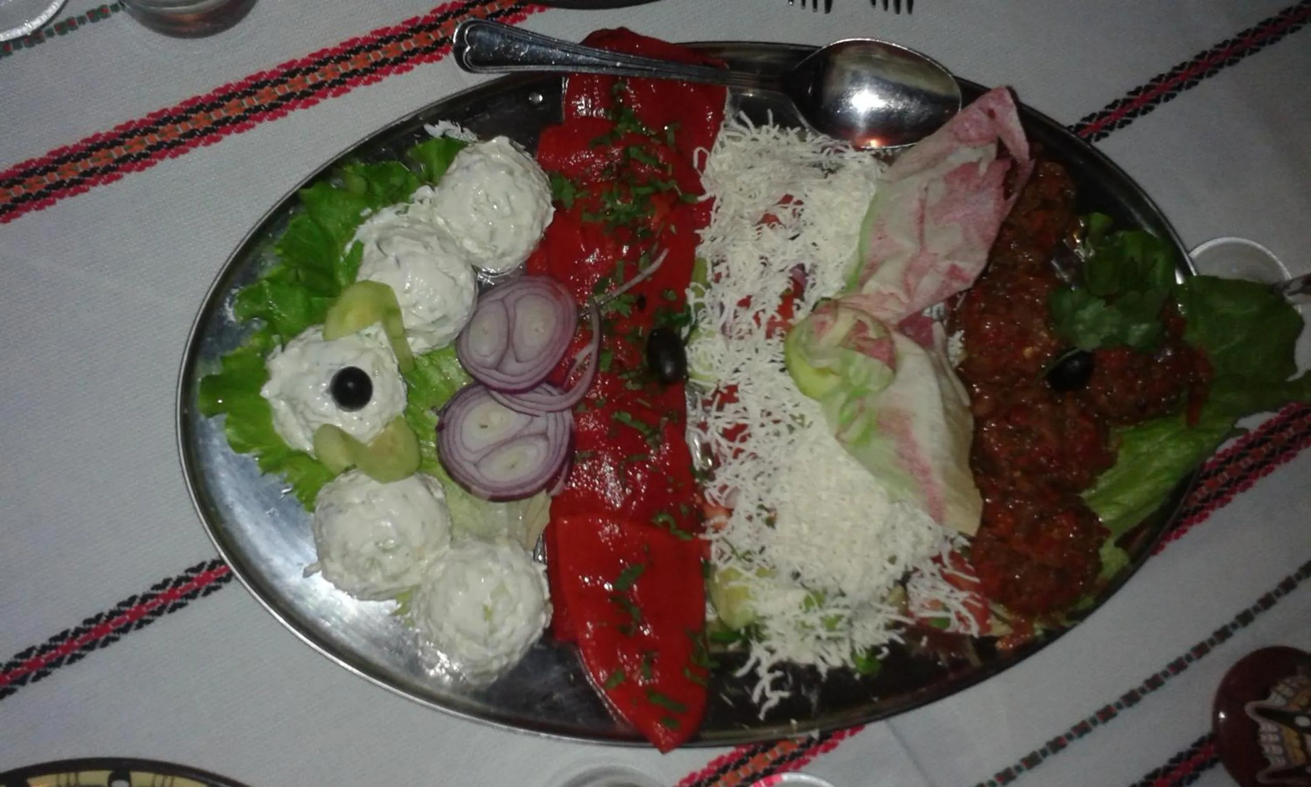 Food in Chuchura Family Hotel