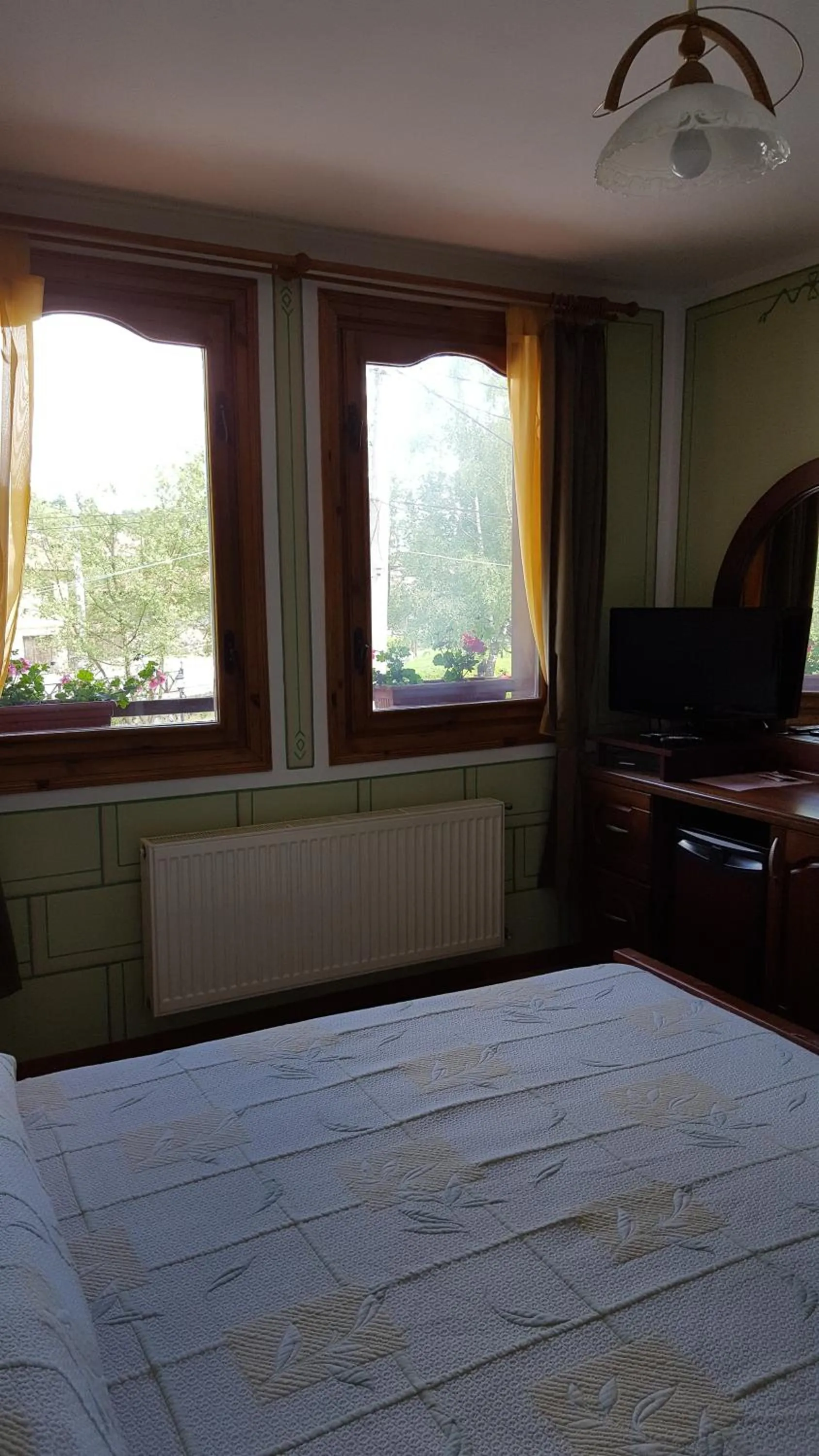 Photo of the whole room, Bed in Chuchura Family Hotel