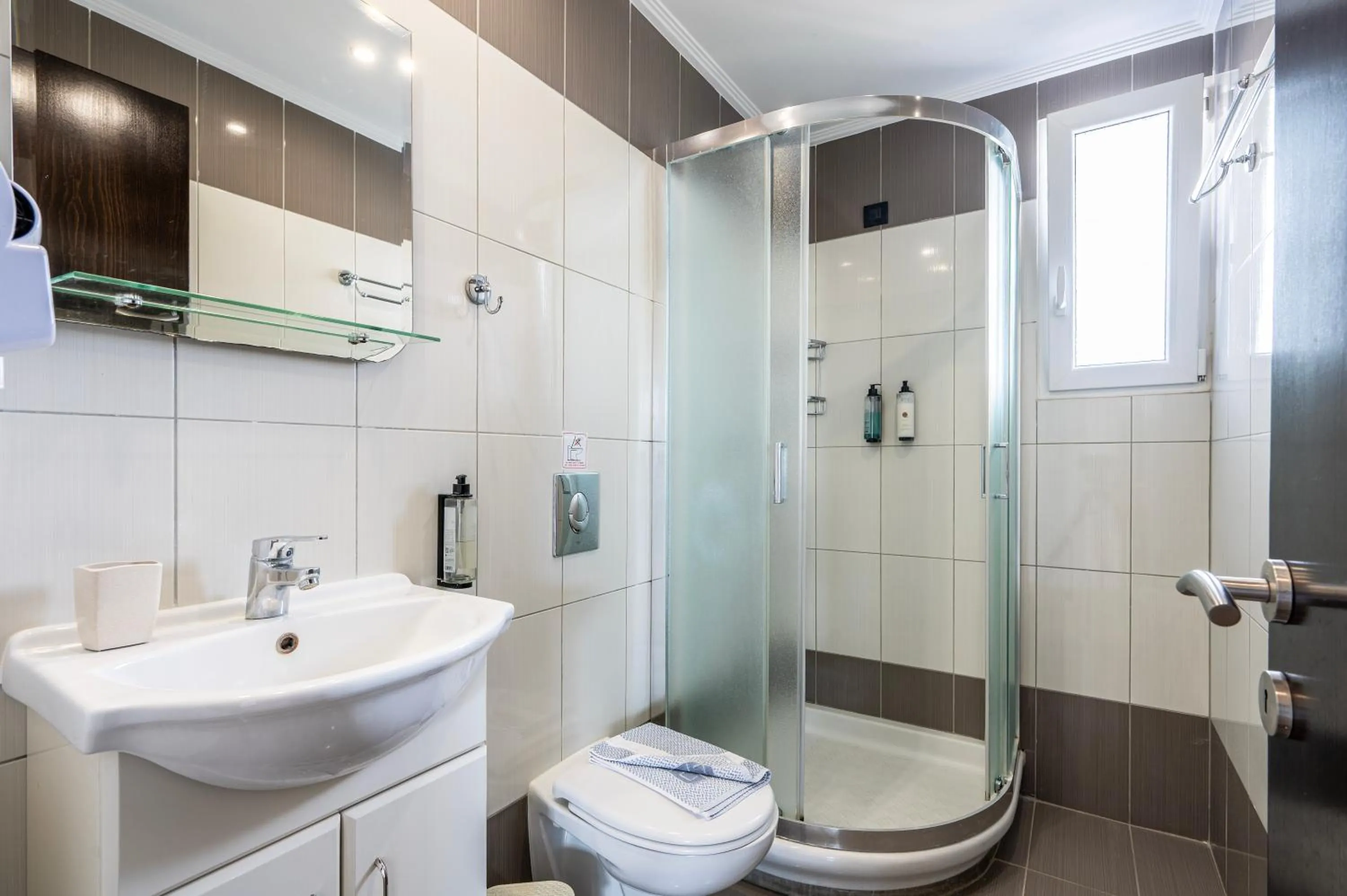 Shower in Sonia Hotel & Suites - Adults Only