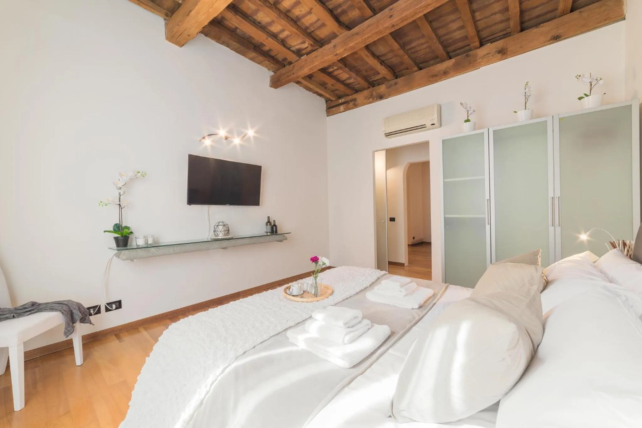 Bedroom, Bed in Signoria Imperial