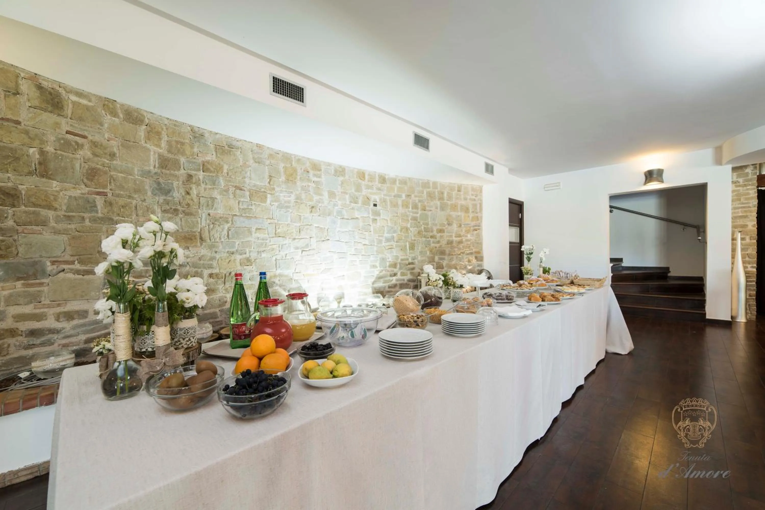 Buffet breakfast in Tenuta D'Amore