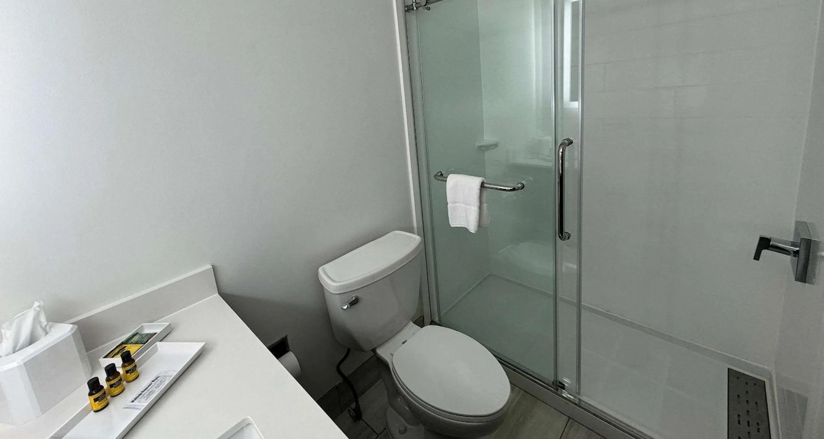 Bathroom in Best Western PLUS Hannaford Inn & Suites