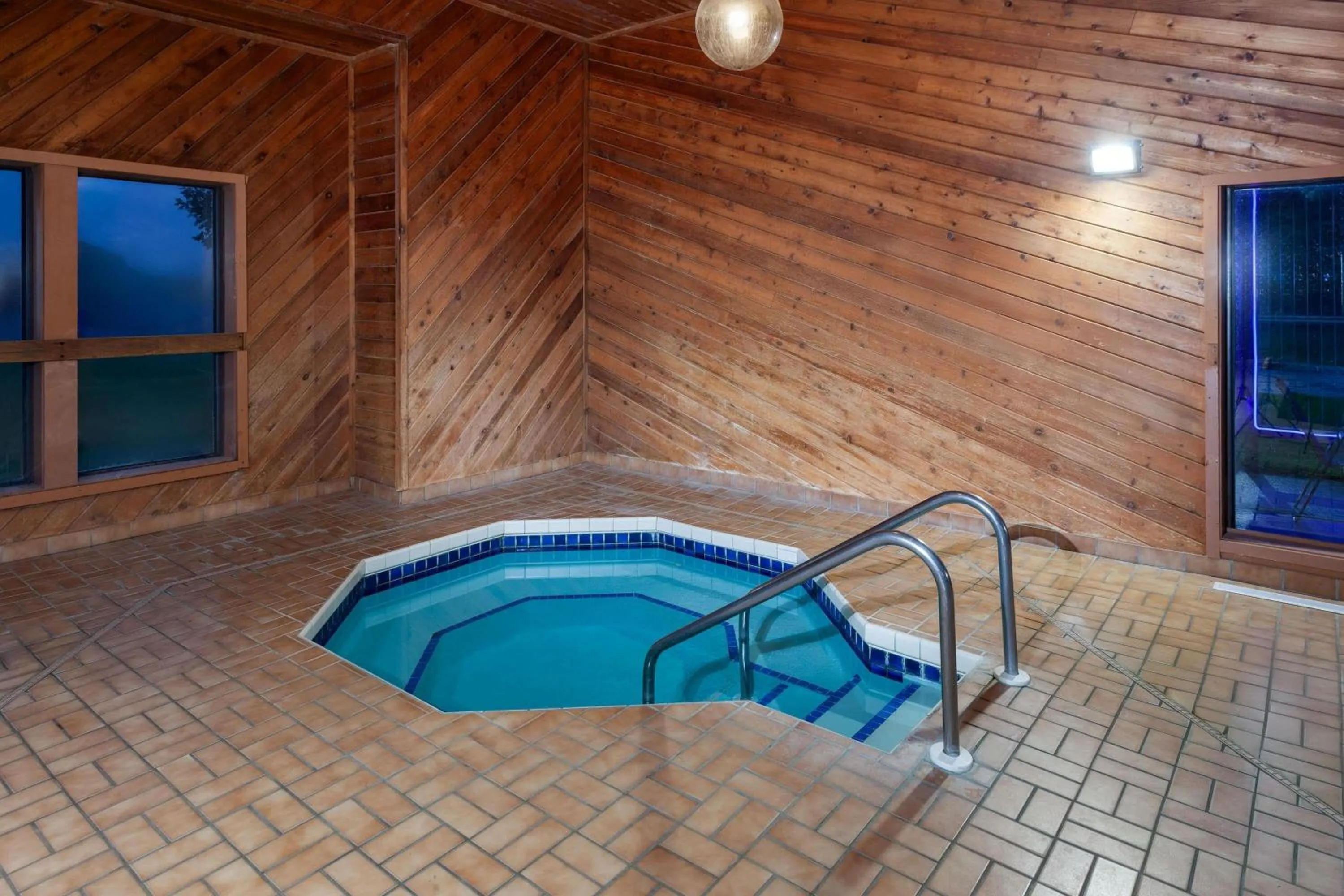 Hot Tub in Days Inn by Wyndham Eagle River