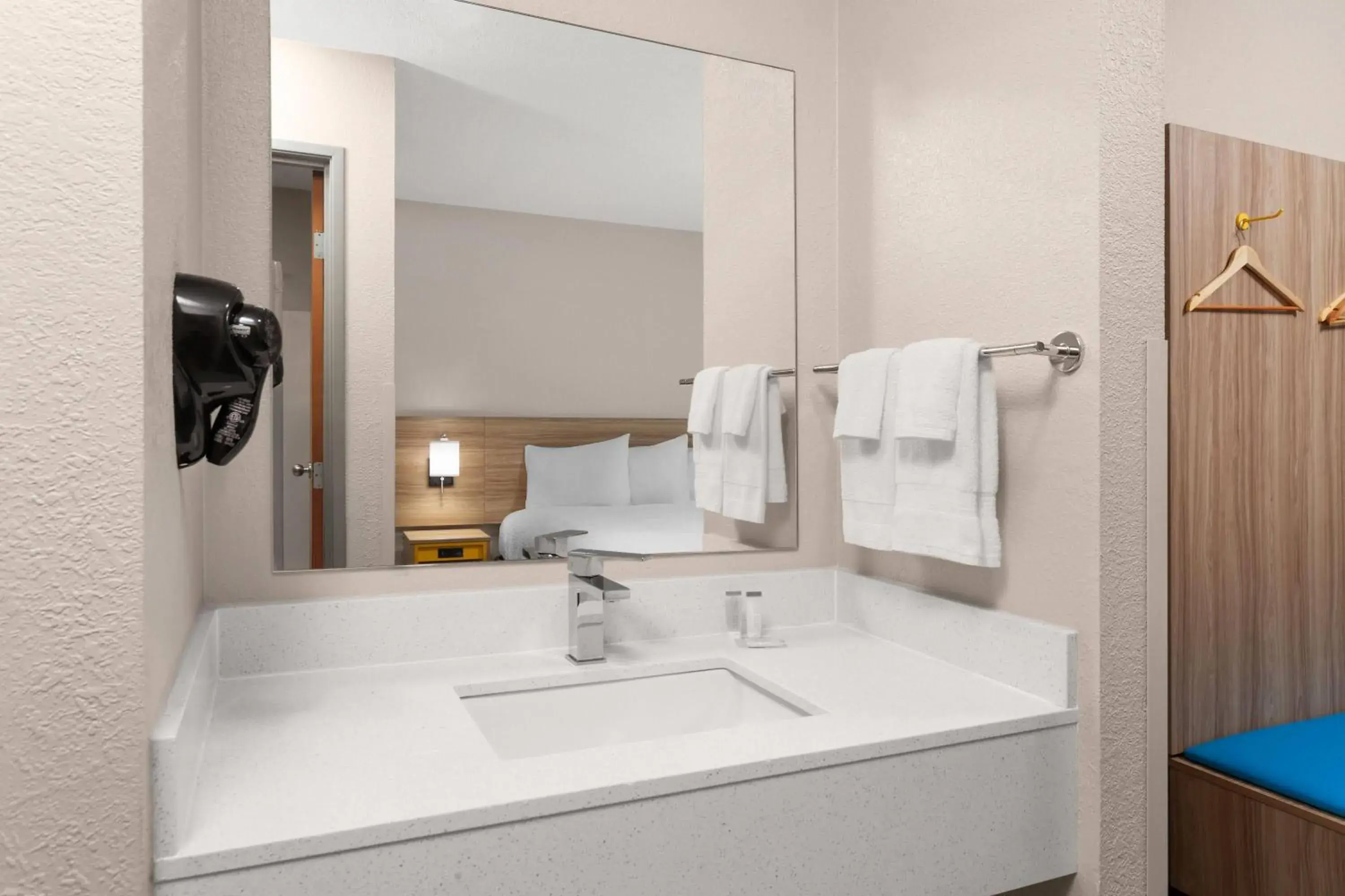 King Studio Suite - Non-Smoking in Days Inn by Wyndham Eagle River King Studio Suite - Non-Smoking in Days Inn by Wyndham Eagle River