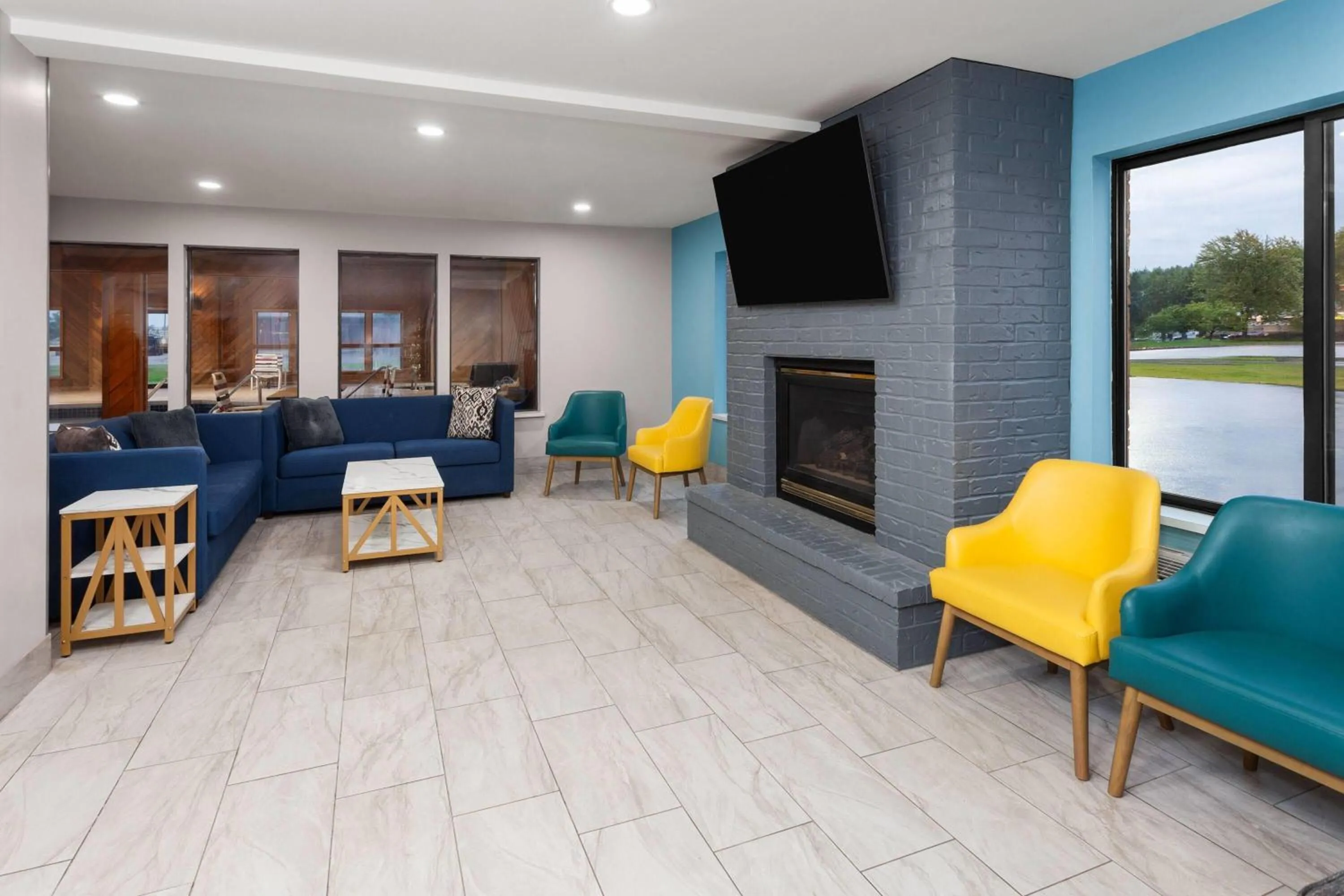 Lobby or reception in Days Inn by Wyndham Eagle River