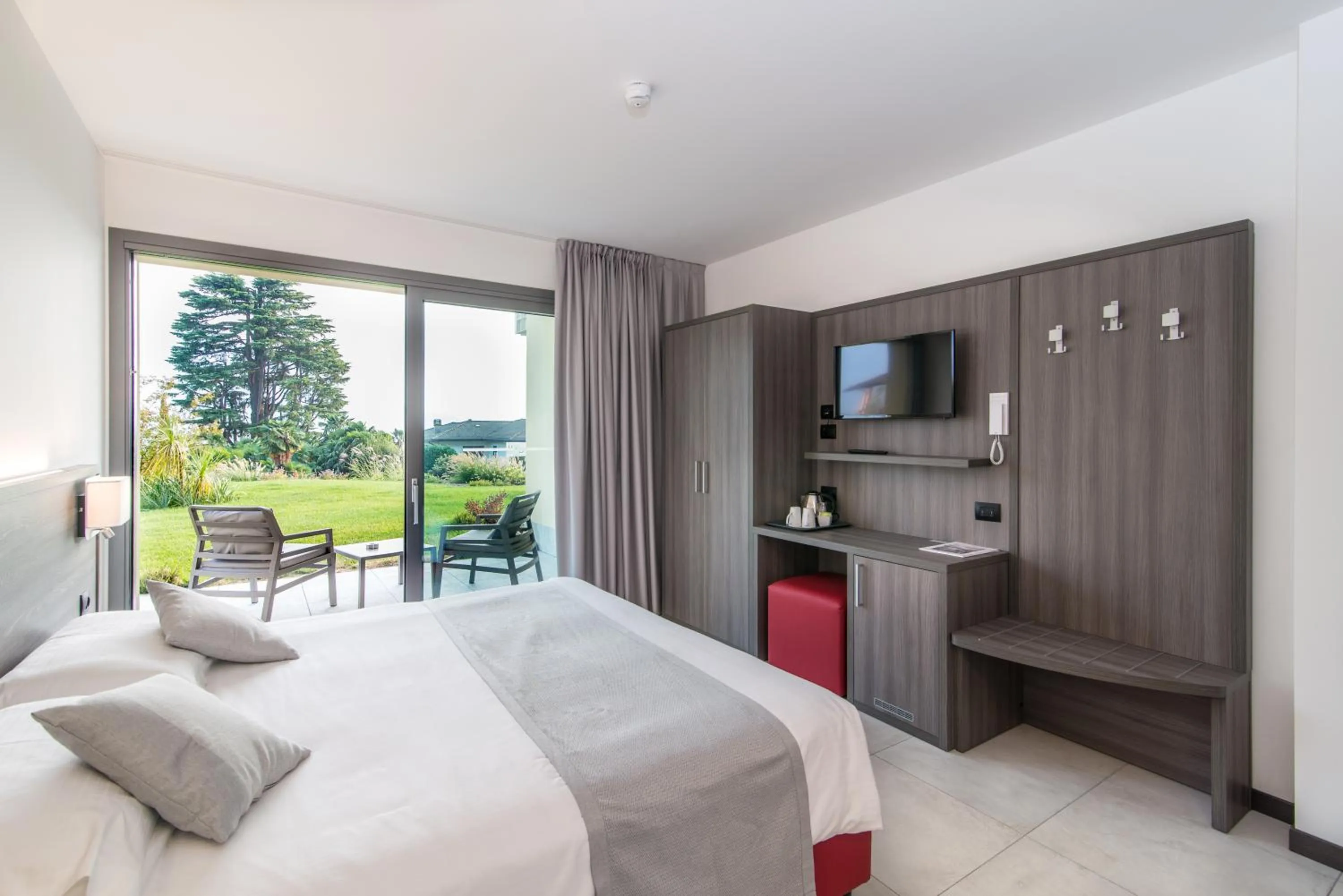 Photo of the whole room, Bed in Hotel Domaso