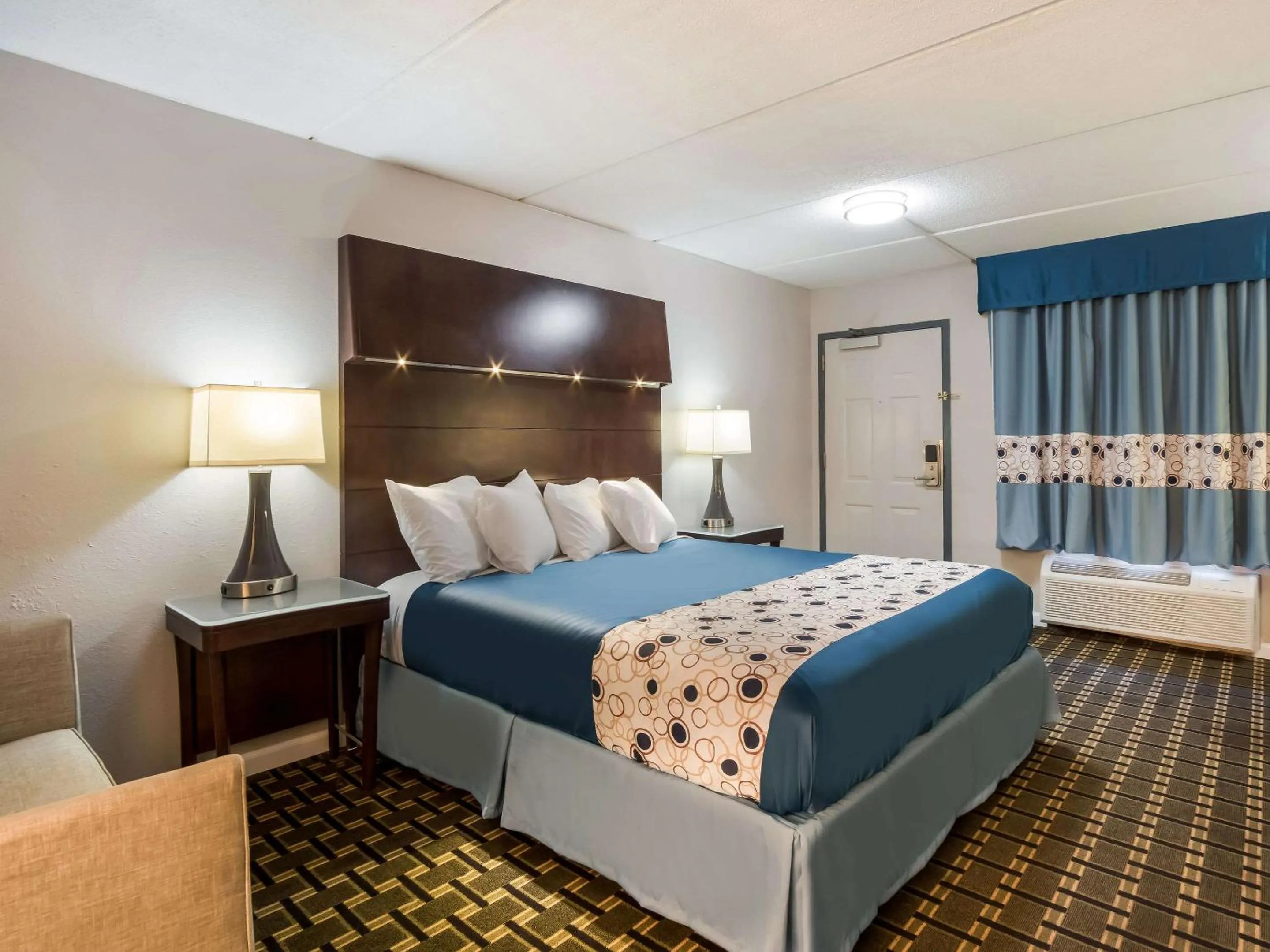 Bedroom, Bed in Rodeway Inn Greenwood