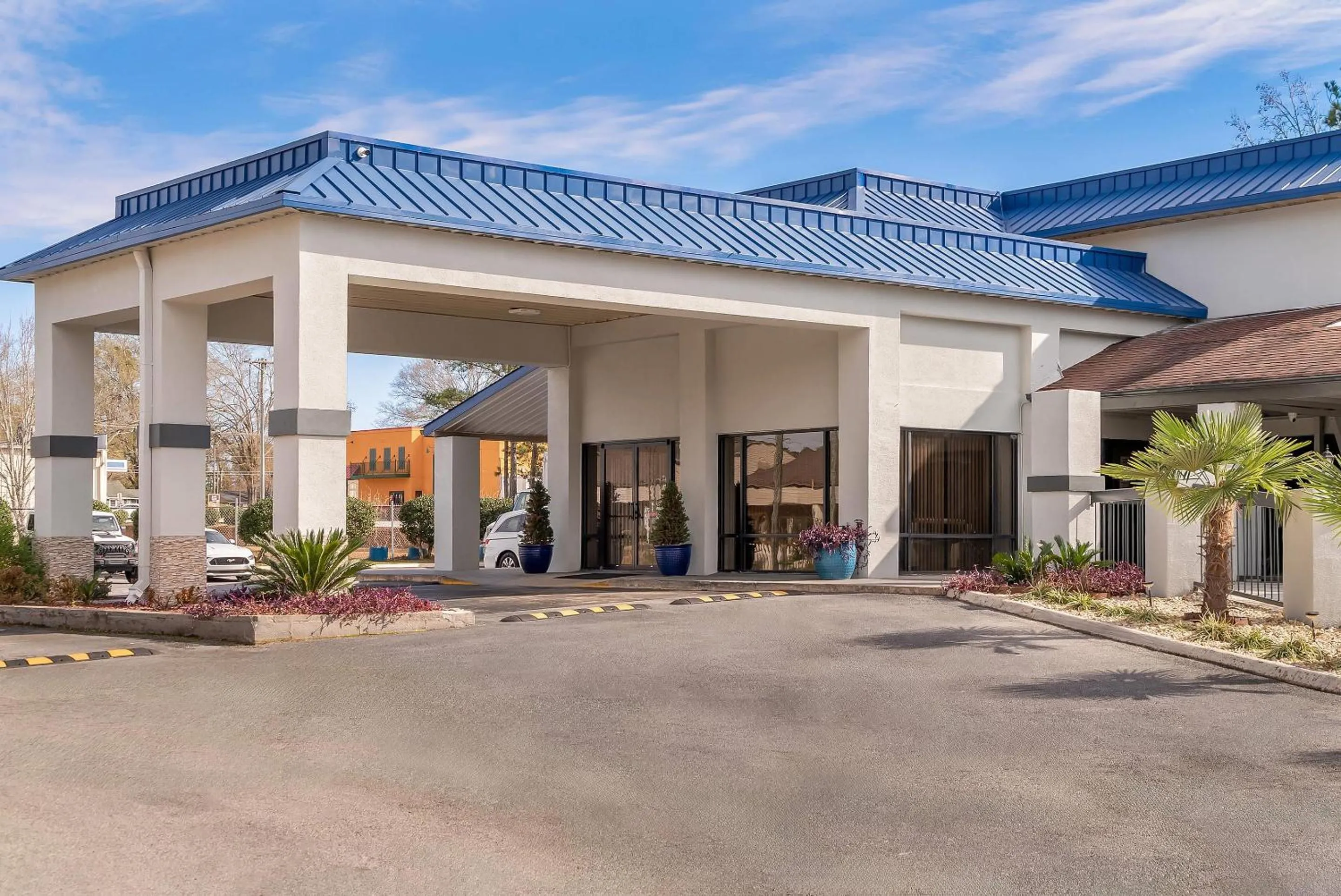 Property building in Rodeway Inn Greenwood