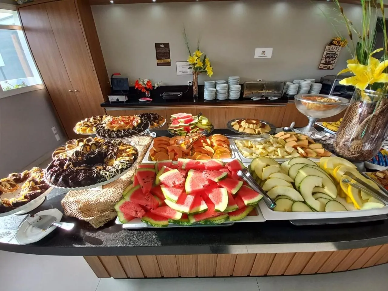 Buffet breakfast in Belluno Apart Hotel