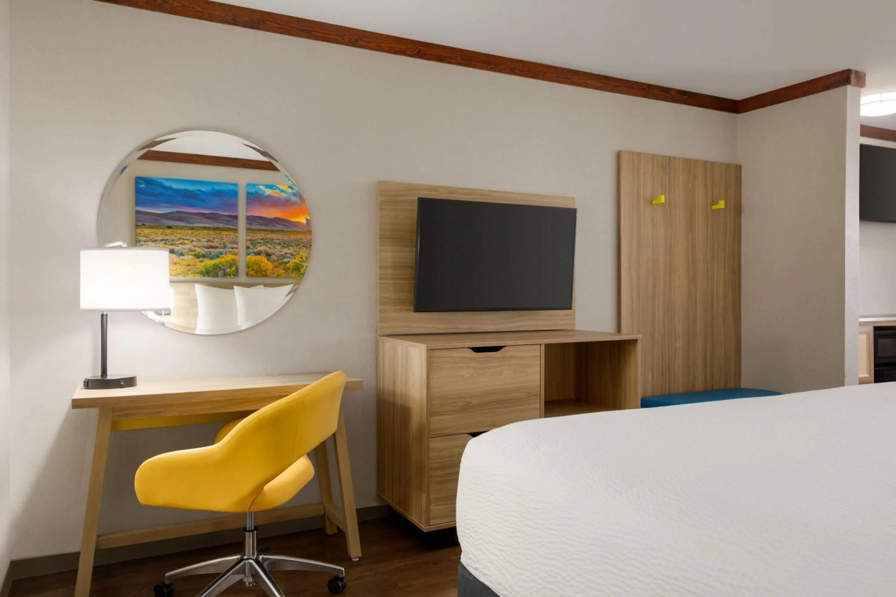 Photo of the whole room, Bed in Days Inn by Wyndham Suites Fredericksburg