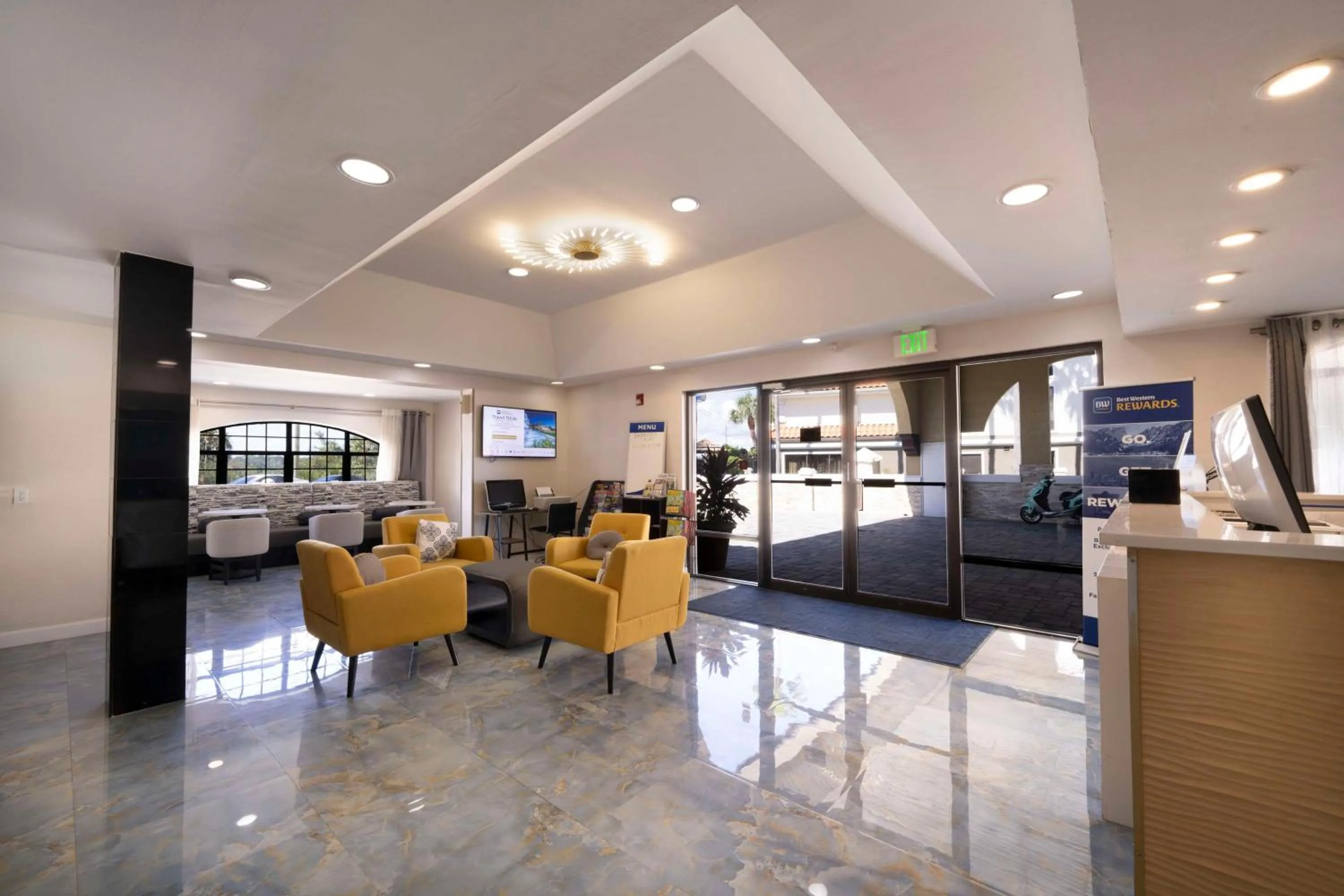 Lobby or reception in Best Western Historical Inn