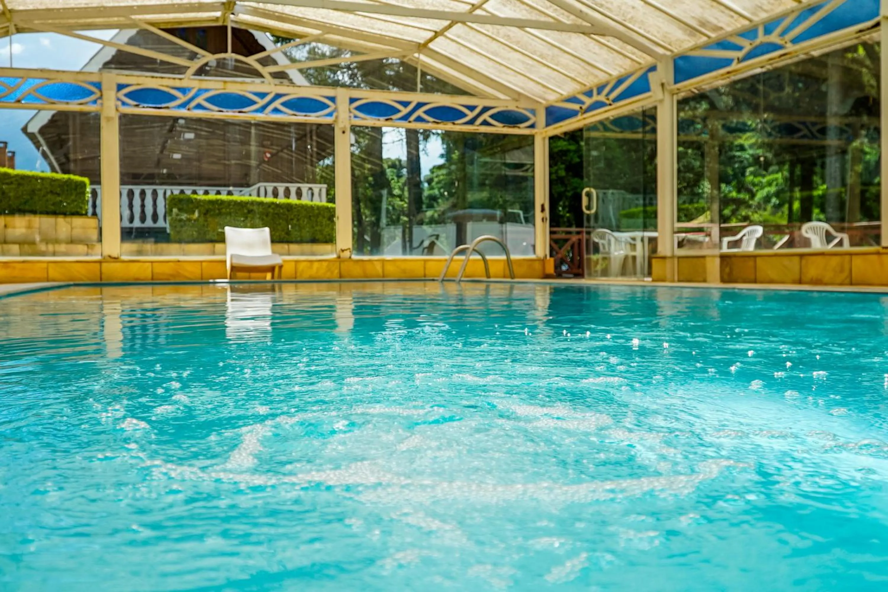 Swimming pool in VELINN Áustria Hotel Monte Verde