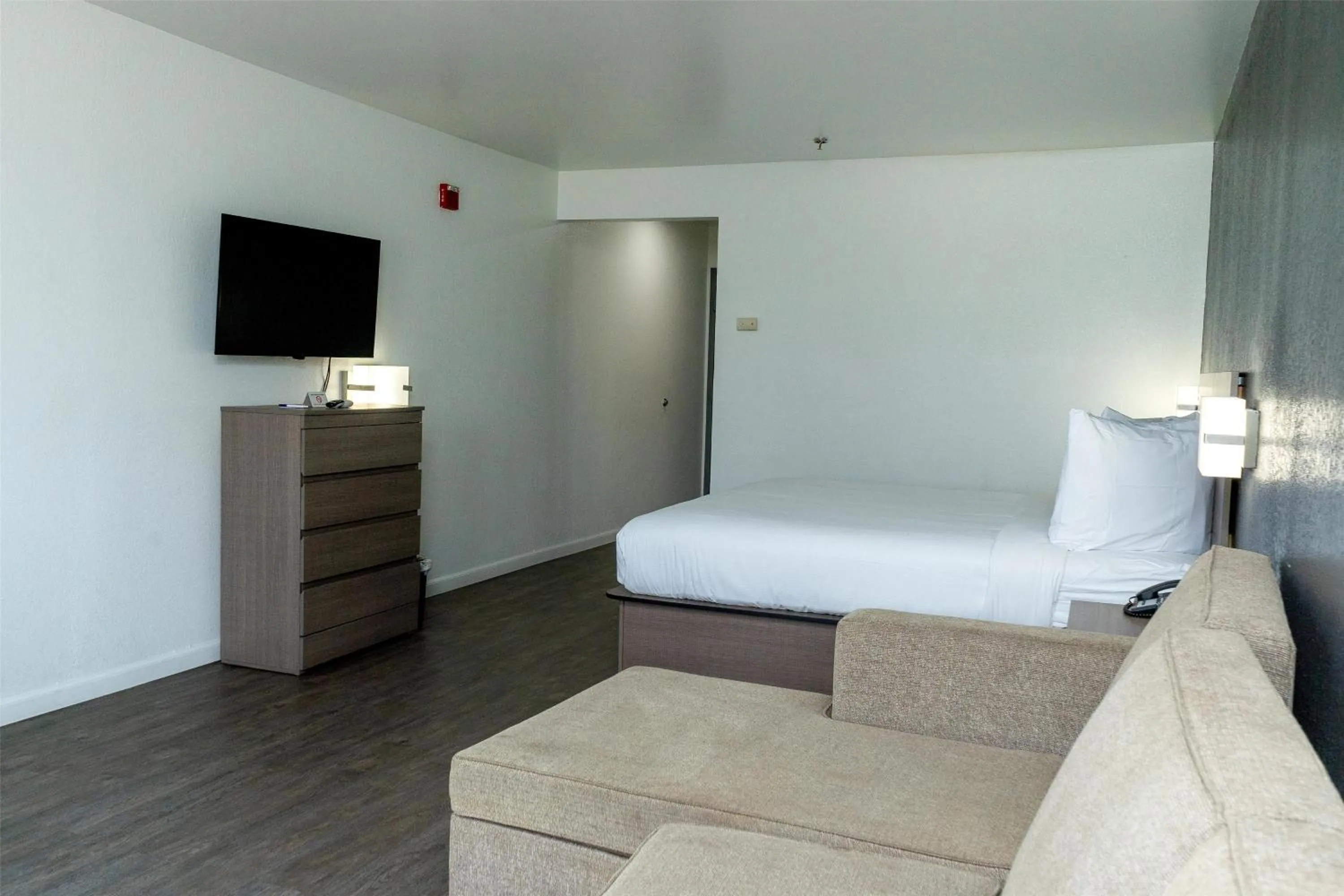 Bedroom, Bed in Americas Best Value Inn Donaldsonville