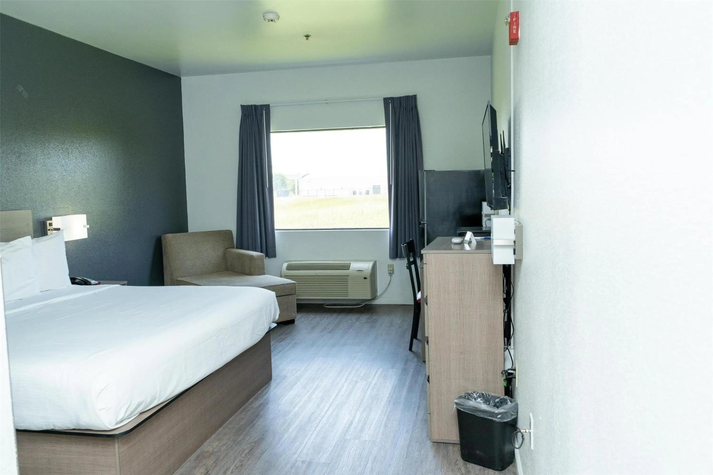 Bedroom, Bed in Americas Best Value Inn Donaldsonville