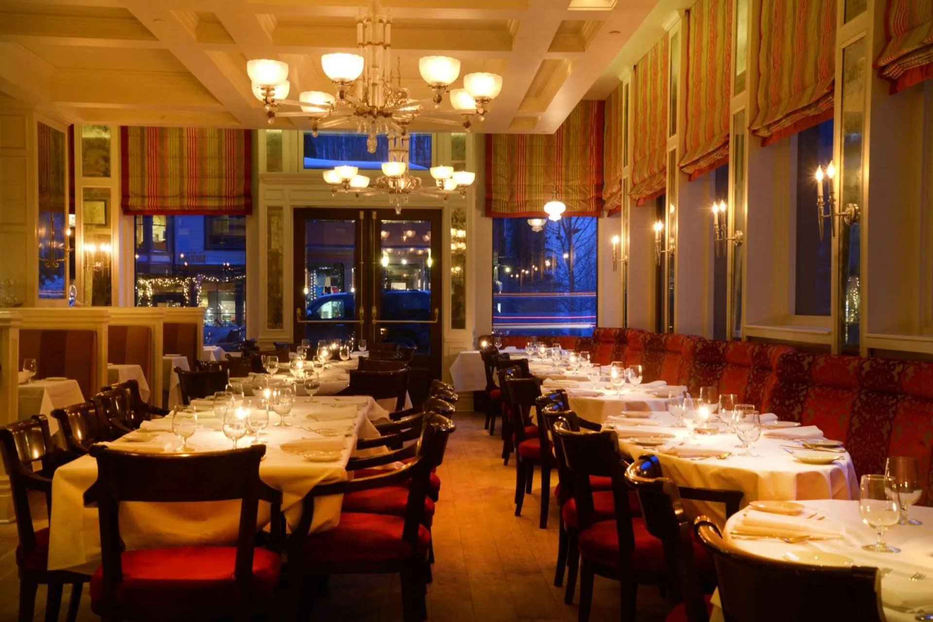 Restaurant/places to eat in New Sheridan Hotel