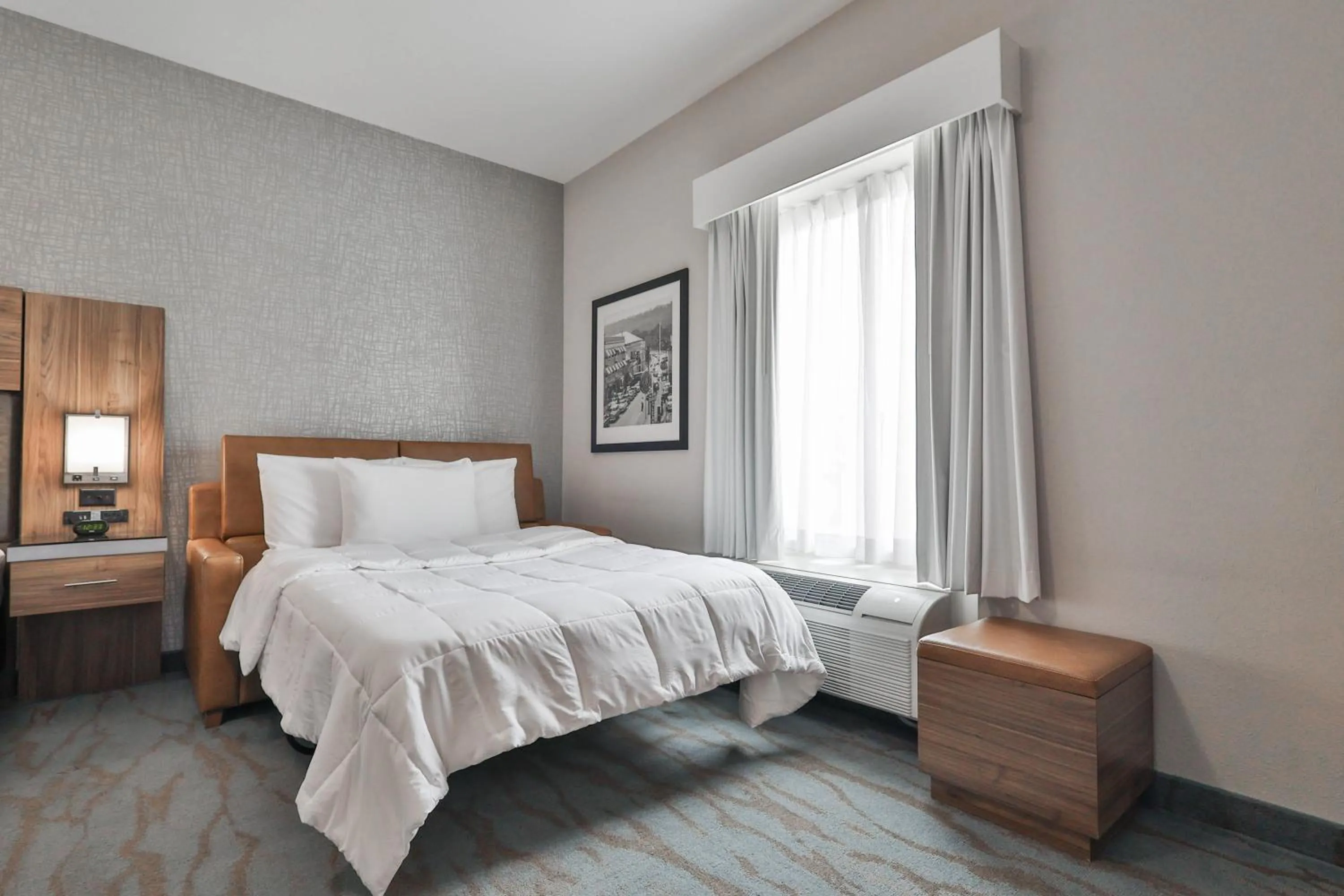 Bed in The Penn Stroud, Stroudsburg - Poconos, an Ascend Collection Hotel