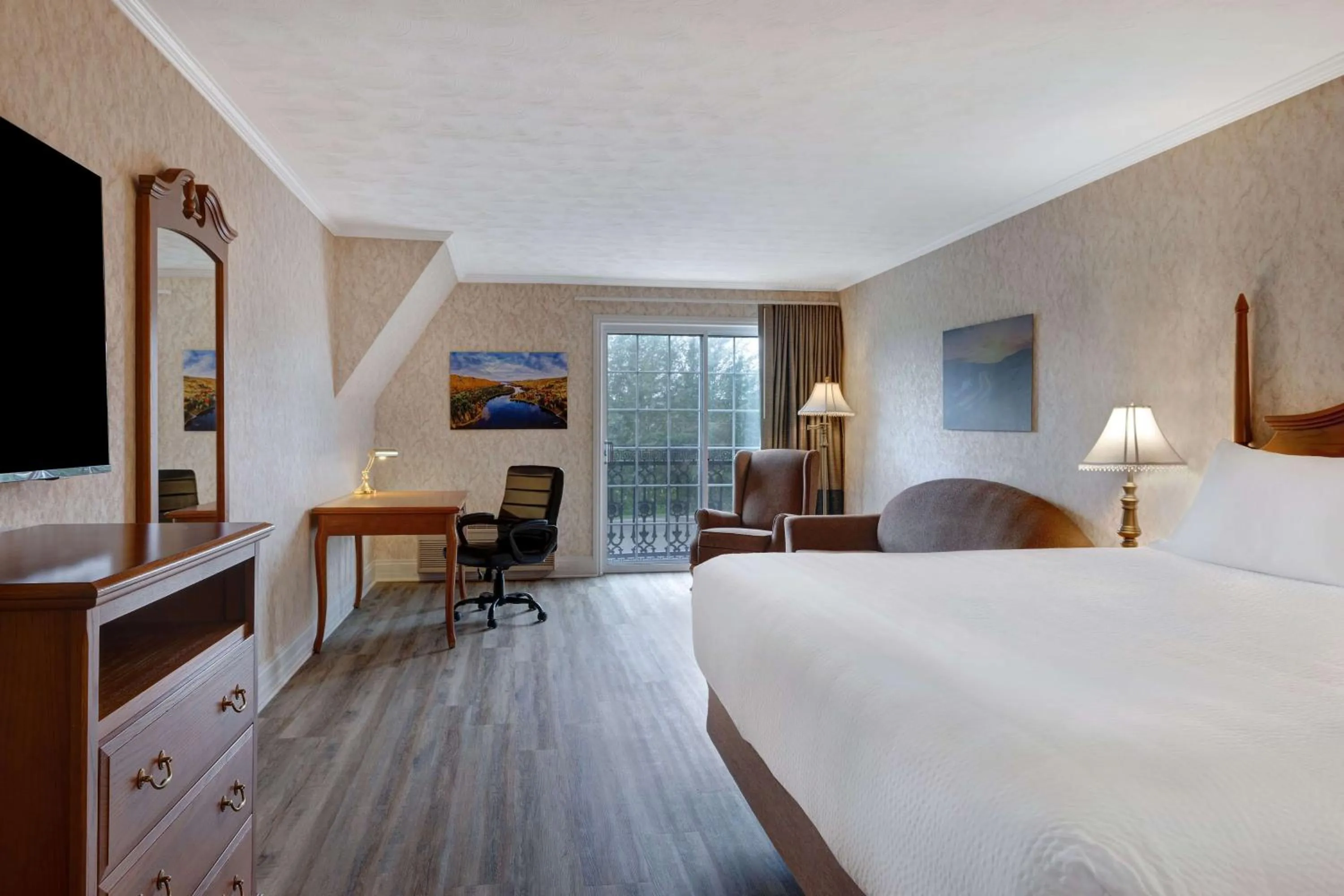 Photo of the whole room, Bed in Days Inn by Wyndham Edmundston