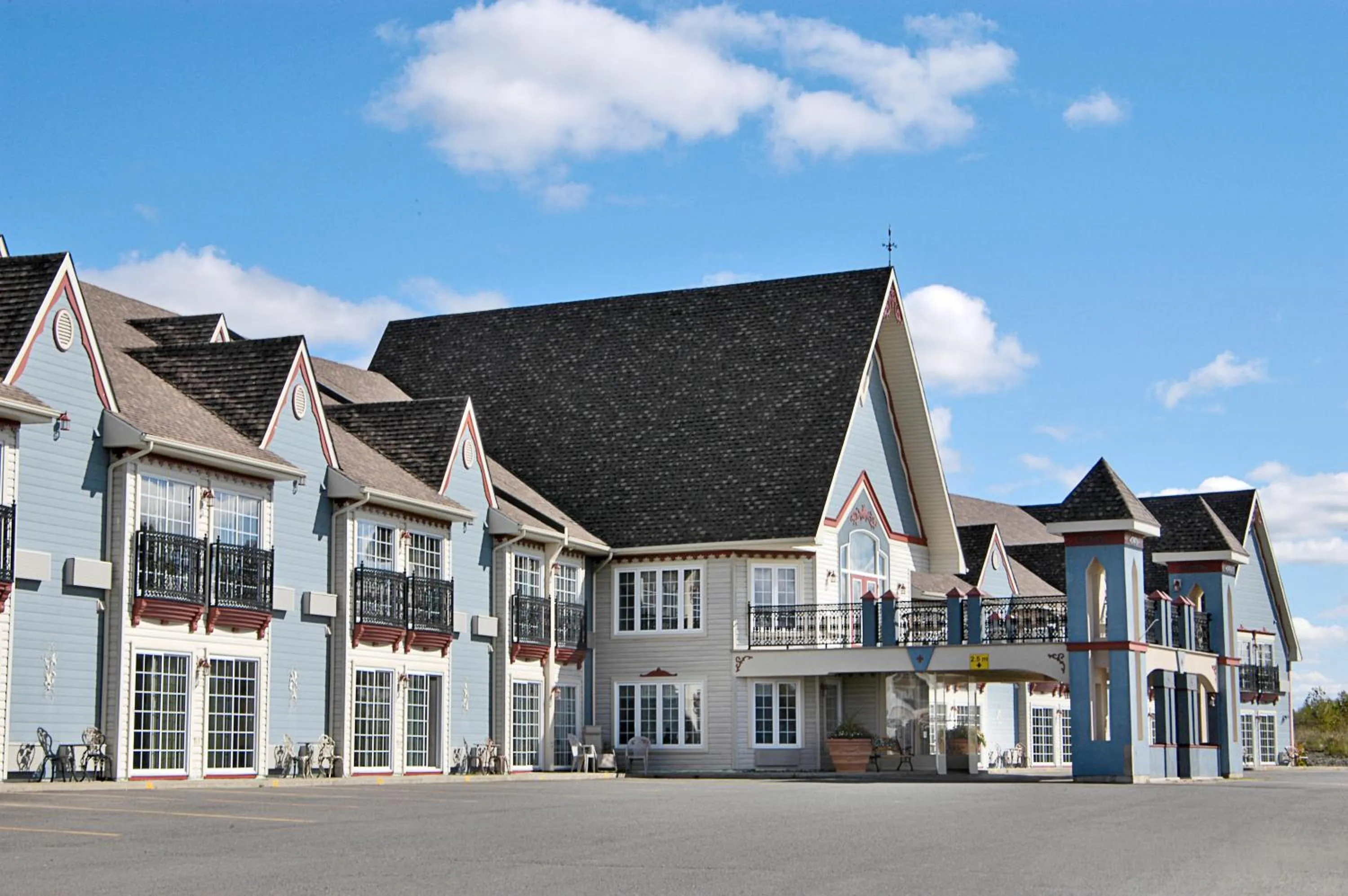Facade/entrance in Days Inn by Wyndham Edmundston