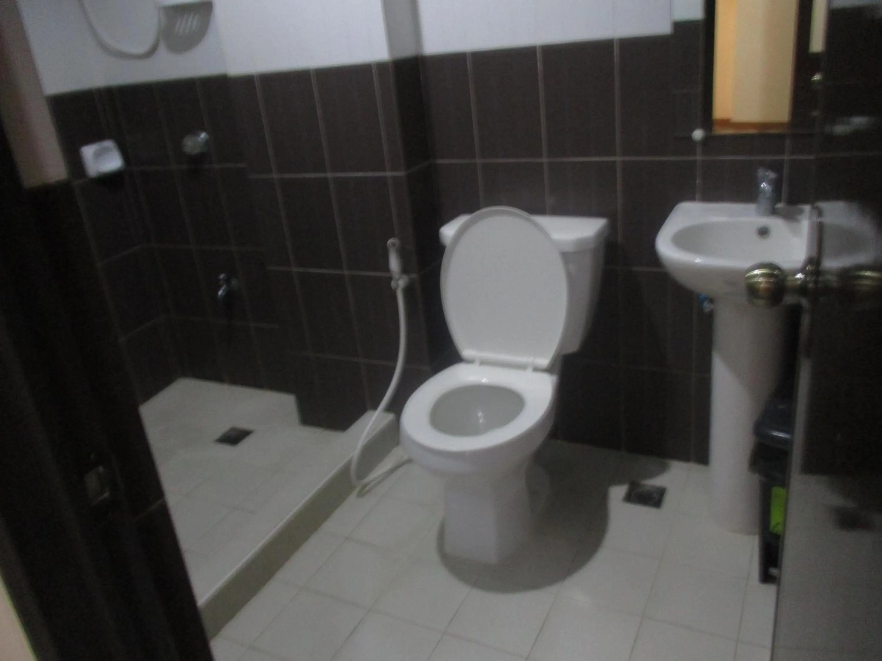 WMV Hotel & Restaurant