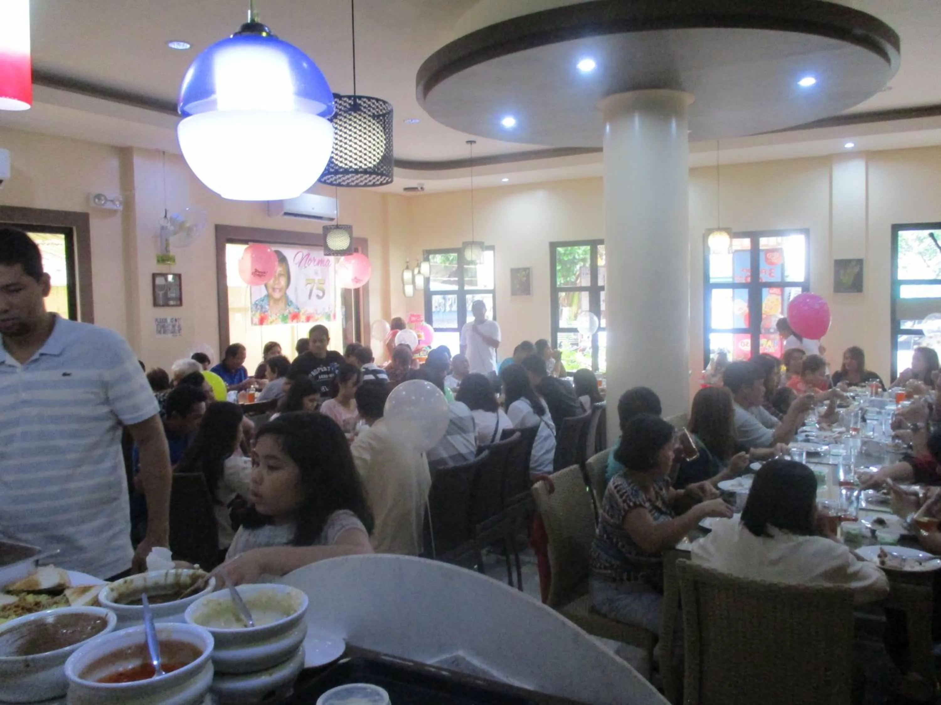 Restaurant/places to eat in WMV Hotel & Restaurant