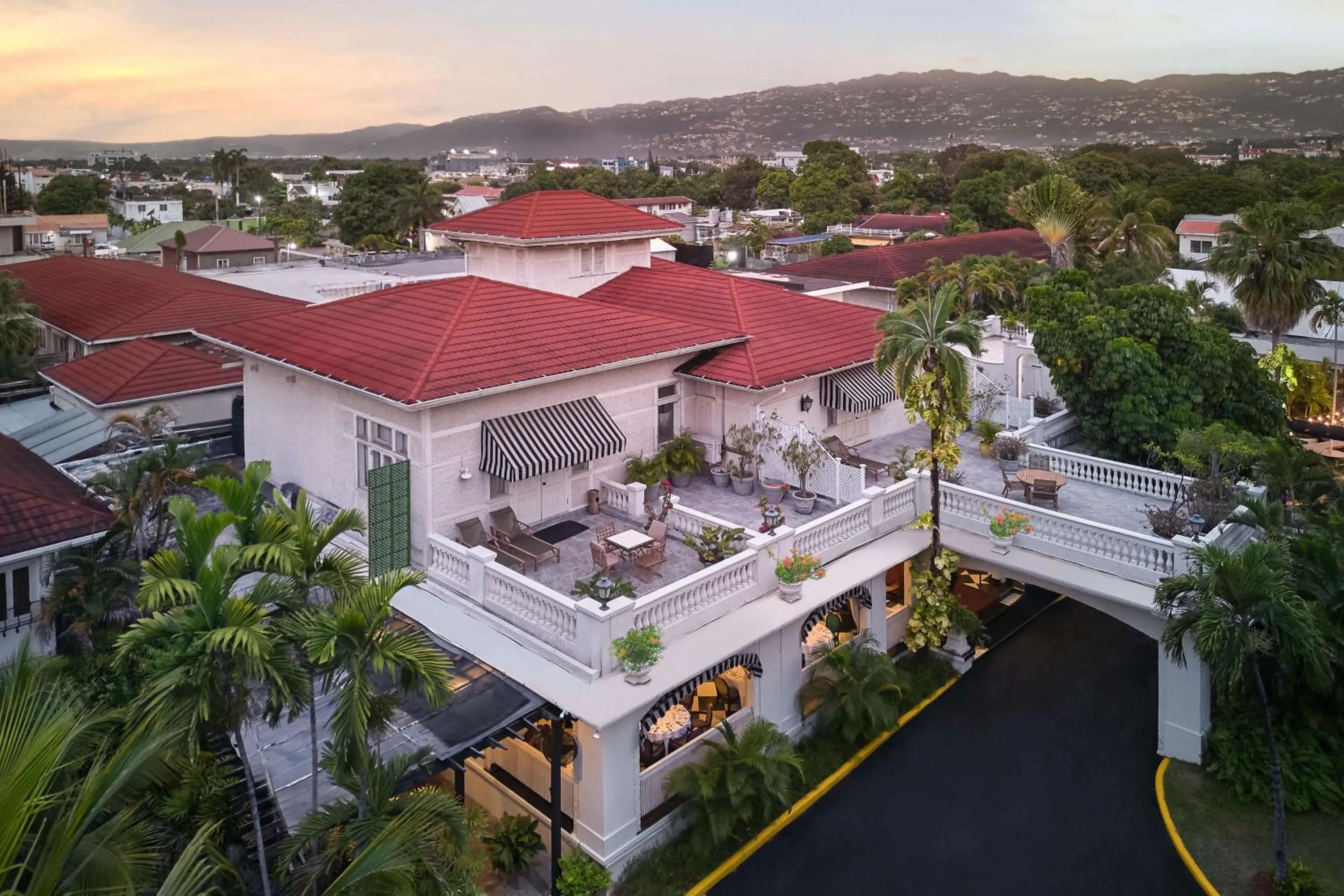 Property building in Terra Nova, BW Premier Collection