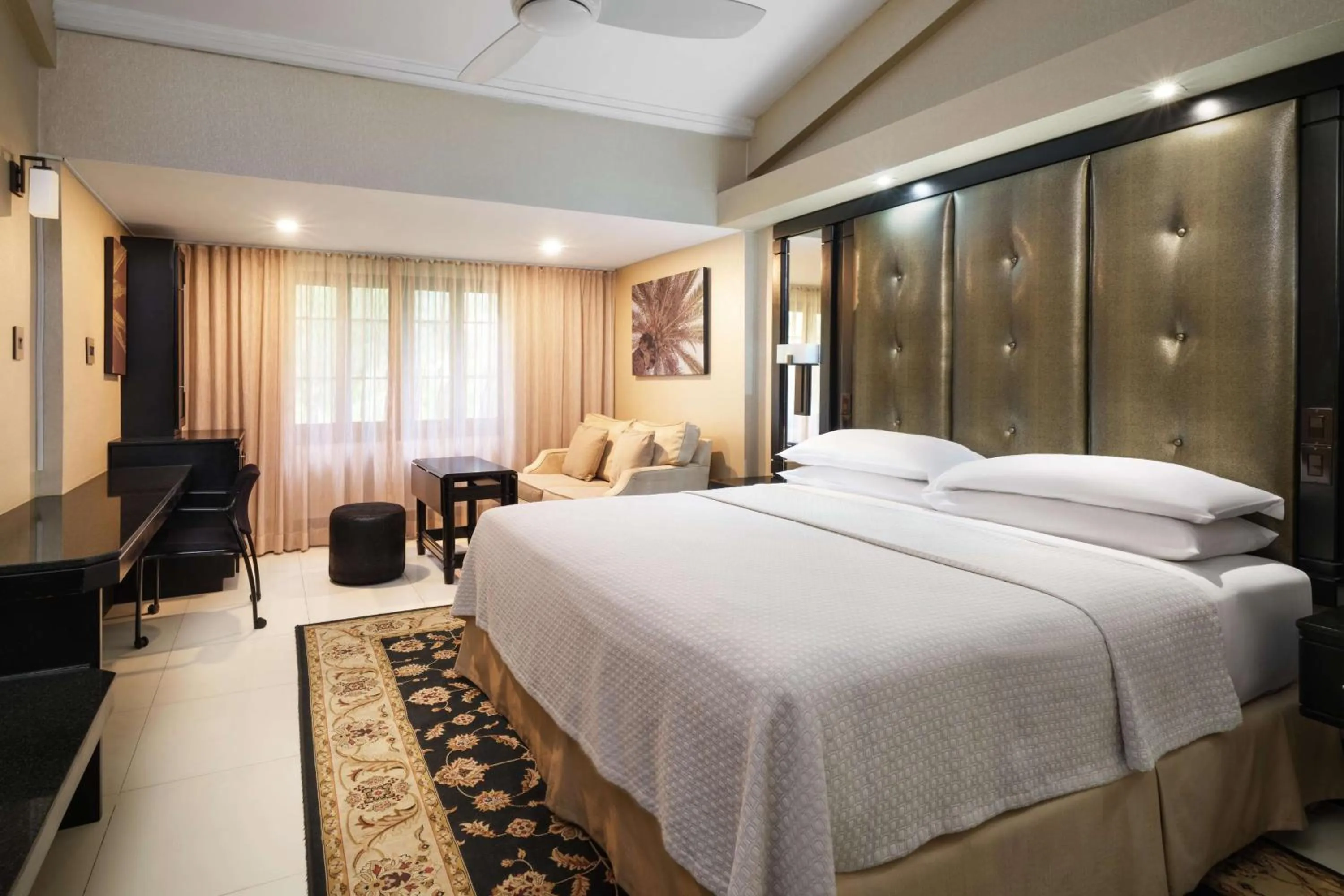 Photo of the whole room, Bed in Terra Nova, BW Premier Collection