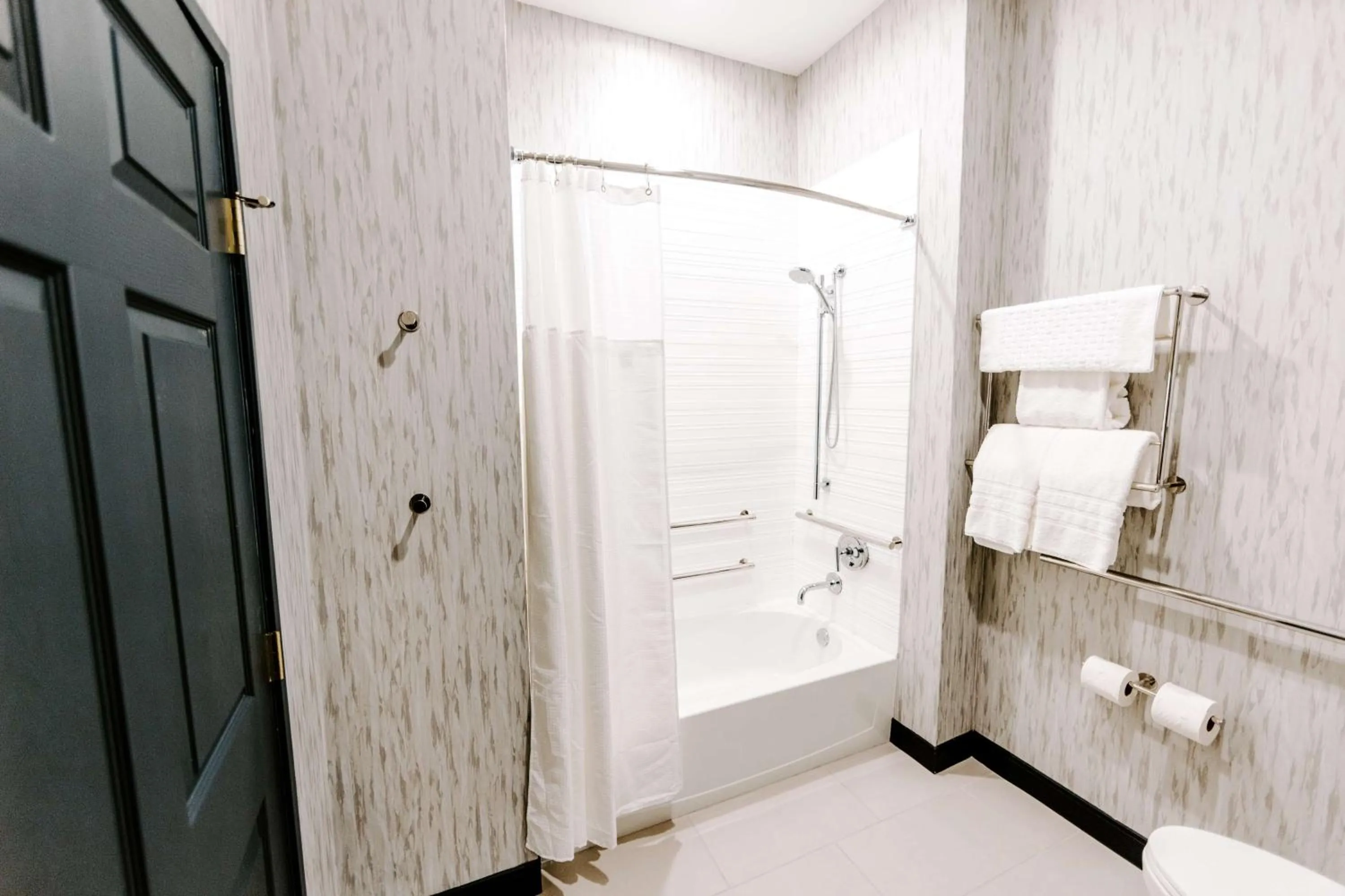 Bathroom in Aiden San Antonio Riverwalk