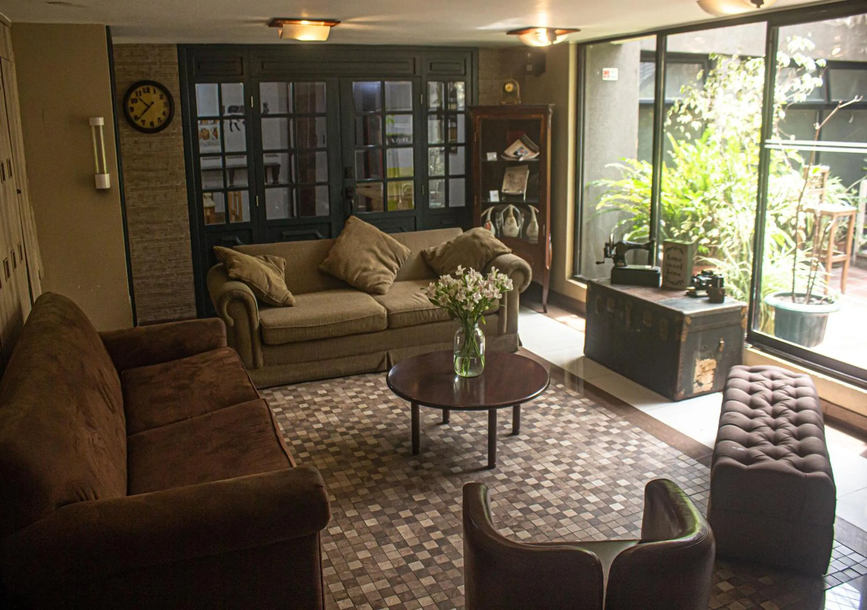 Lobby or reception in Filatelia Suites & Travel