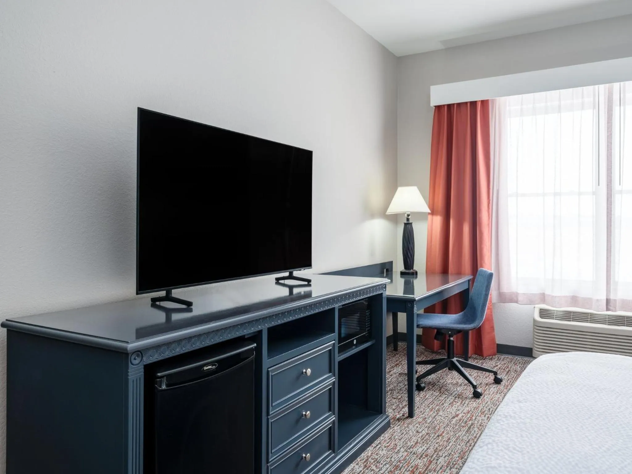 Photo of the whole room, Bed in Garner Hotel Gillette South by IHG