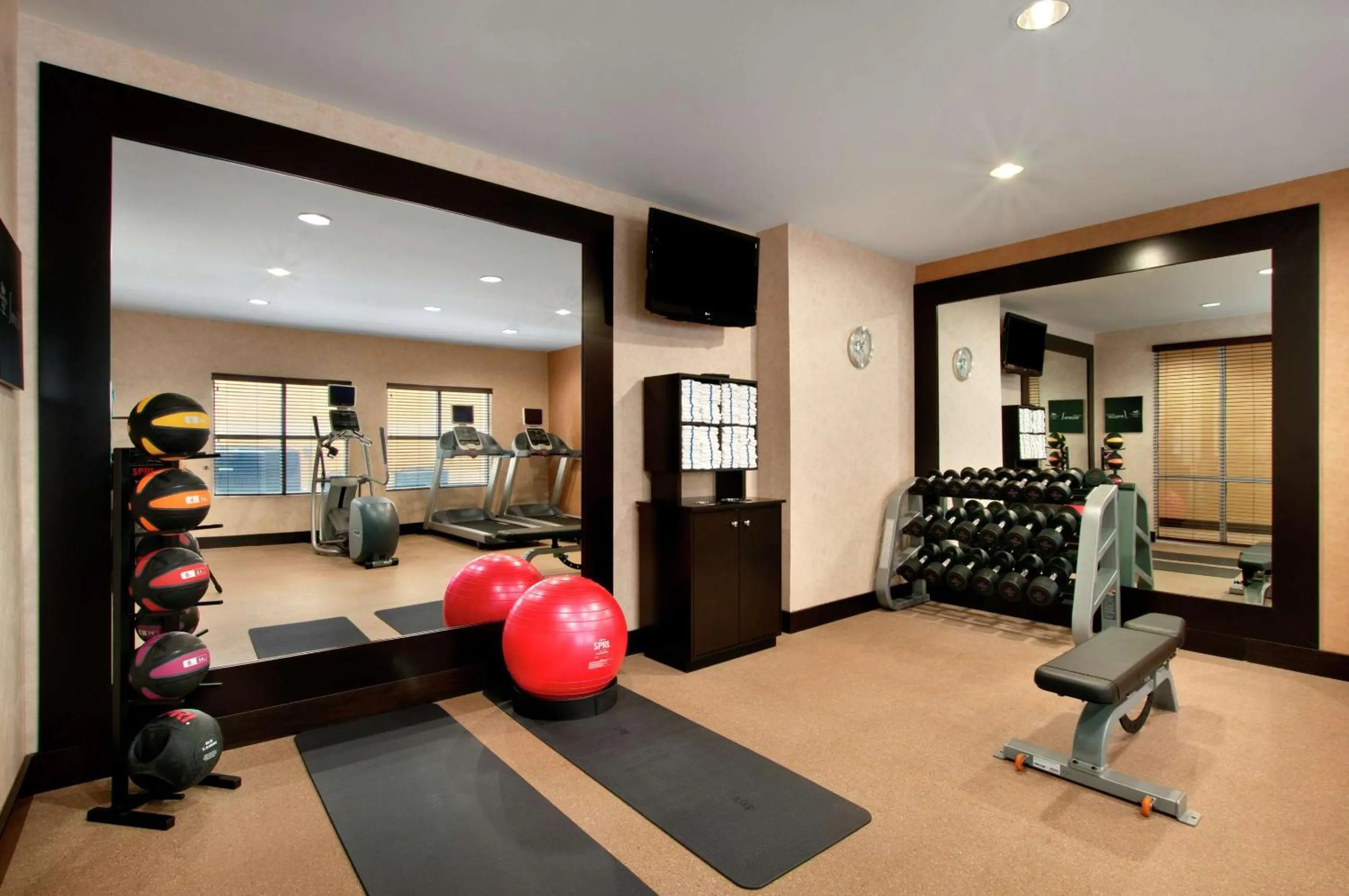 Fitness centre/facilities in Homewood Suites by Hilton Fort Worth West at Cityview