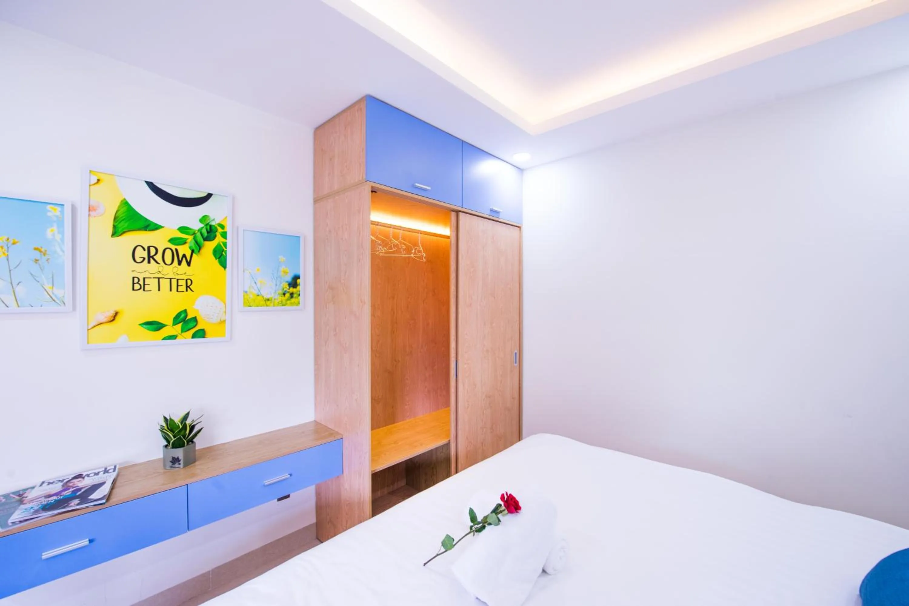 wardrobe, Bed in Sincero Hotel & Apartment