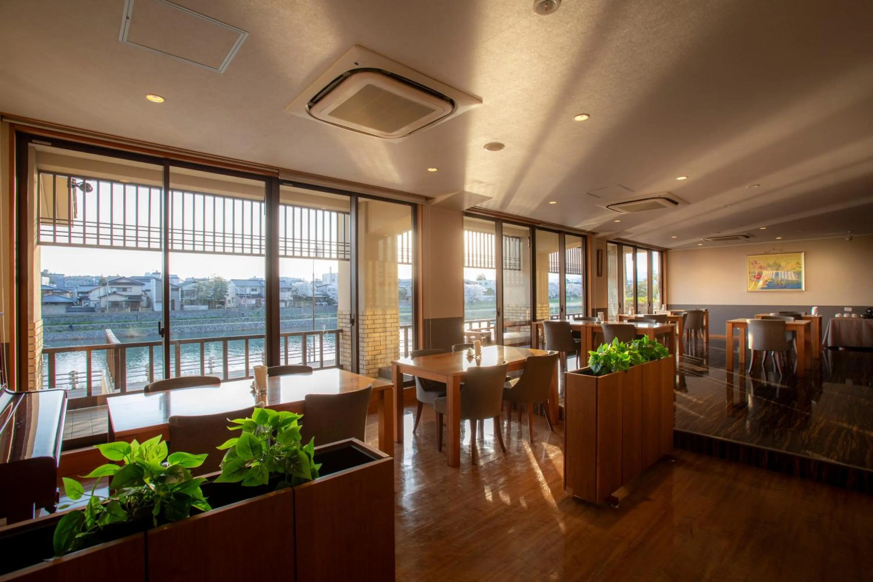 Restaurant/places to eat in Yuyaruru Saisai