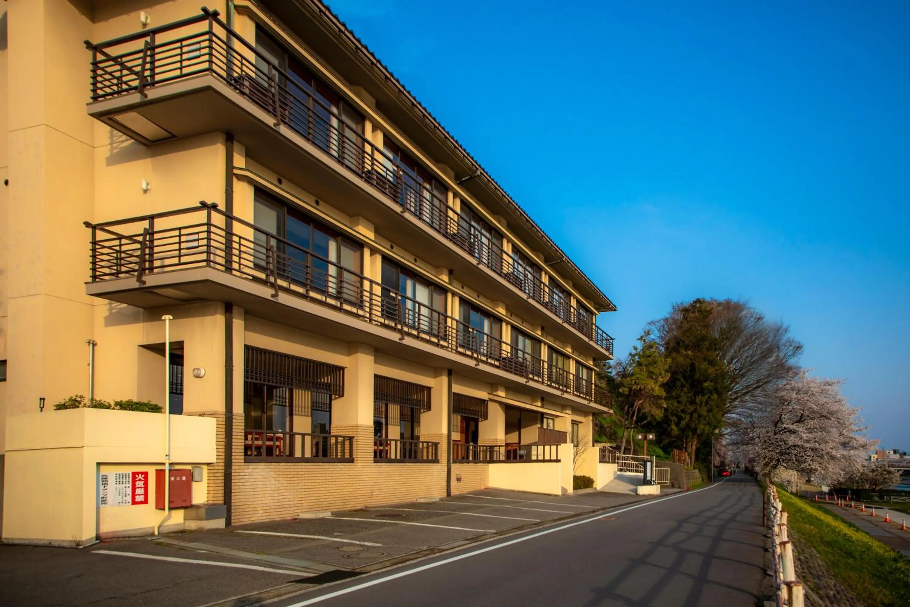 Property building in Yuyaruru Saisai